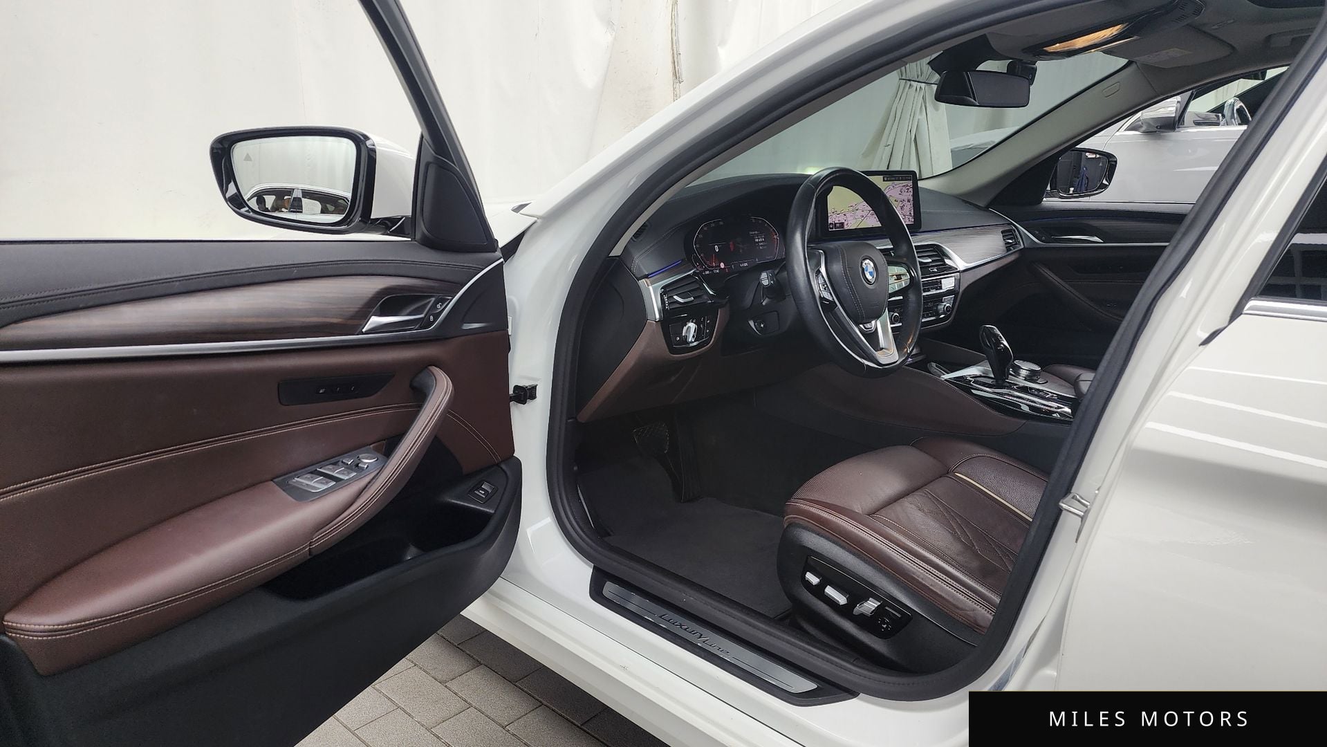 BMW 5 Series (G30) 2021 — миниатюра 10