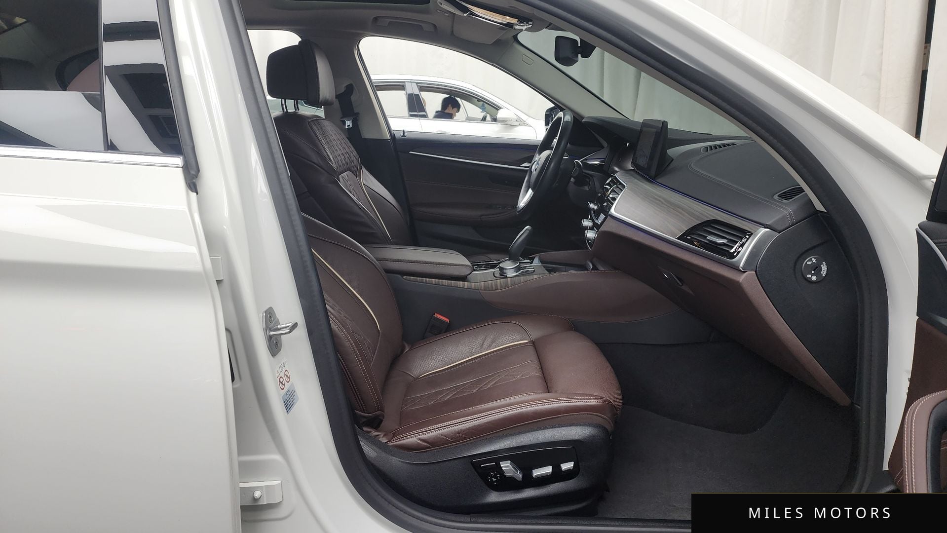 BMW 5 Series (G30) 2021 — миниатюра 11