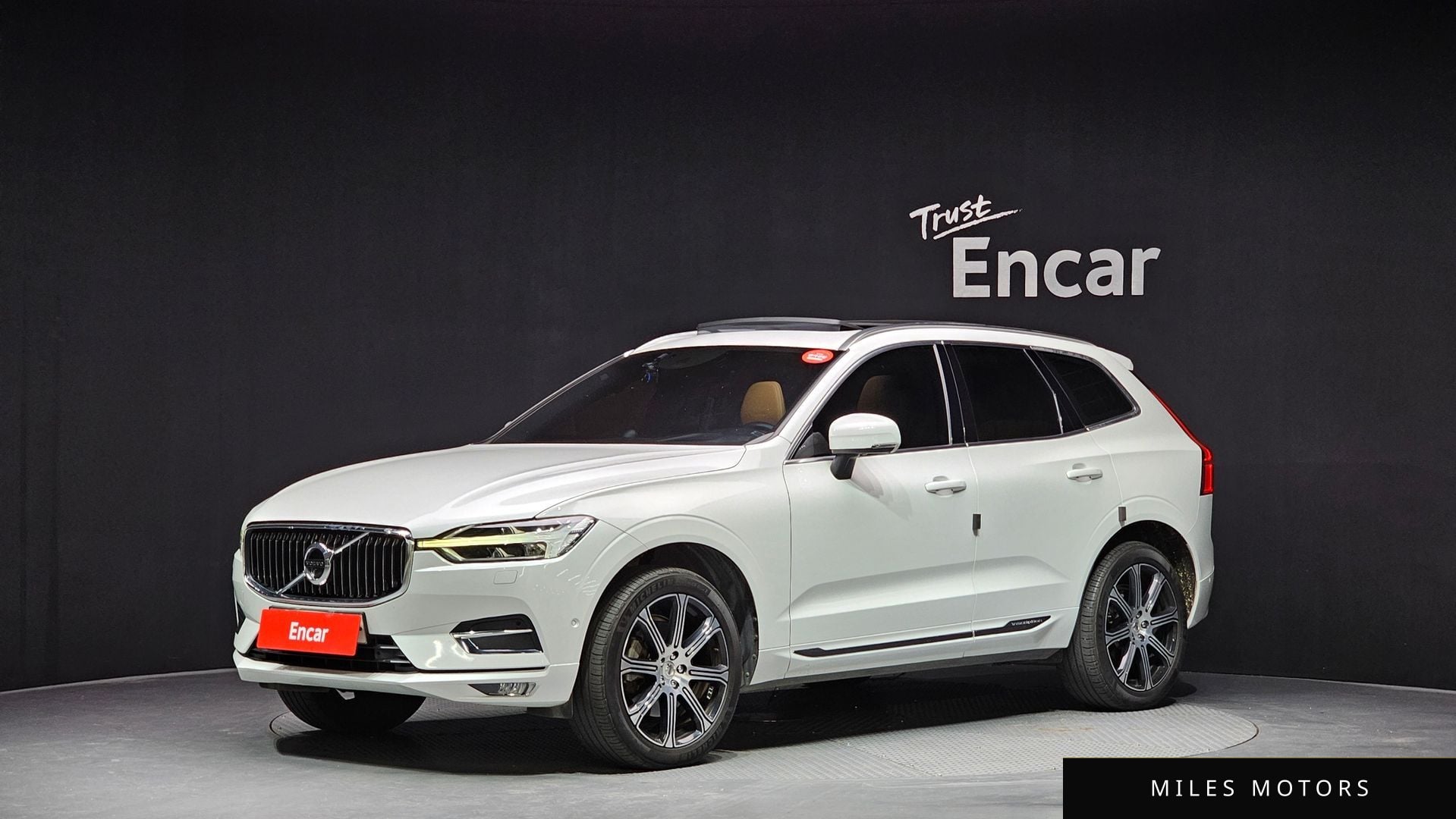 Volvo XC60 2019 — фото 1 из 12