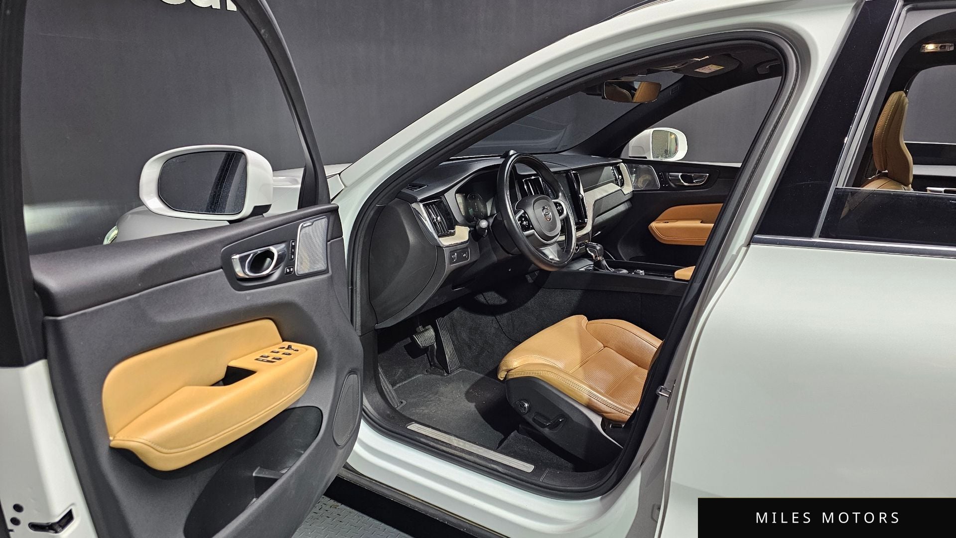 Volvo XC60 2019 — миниатюра 10