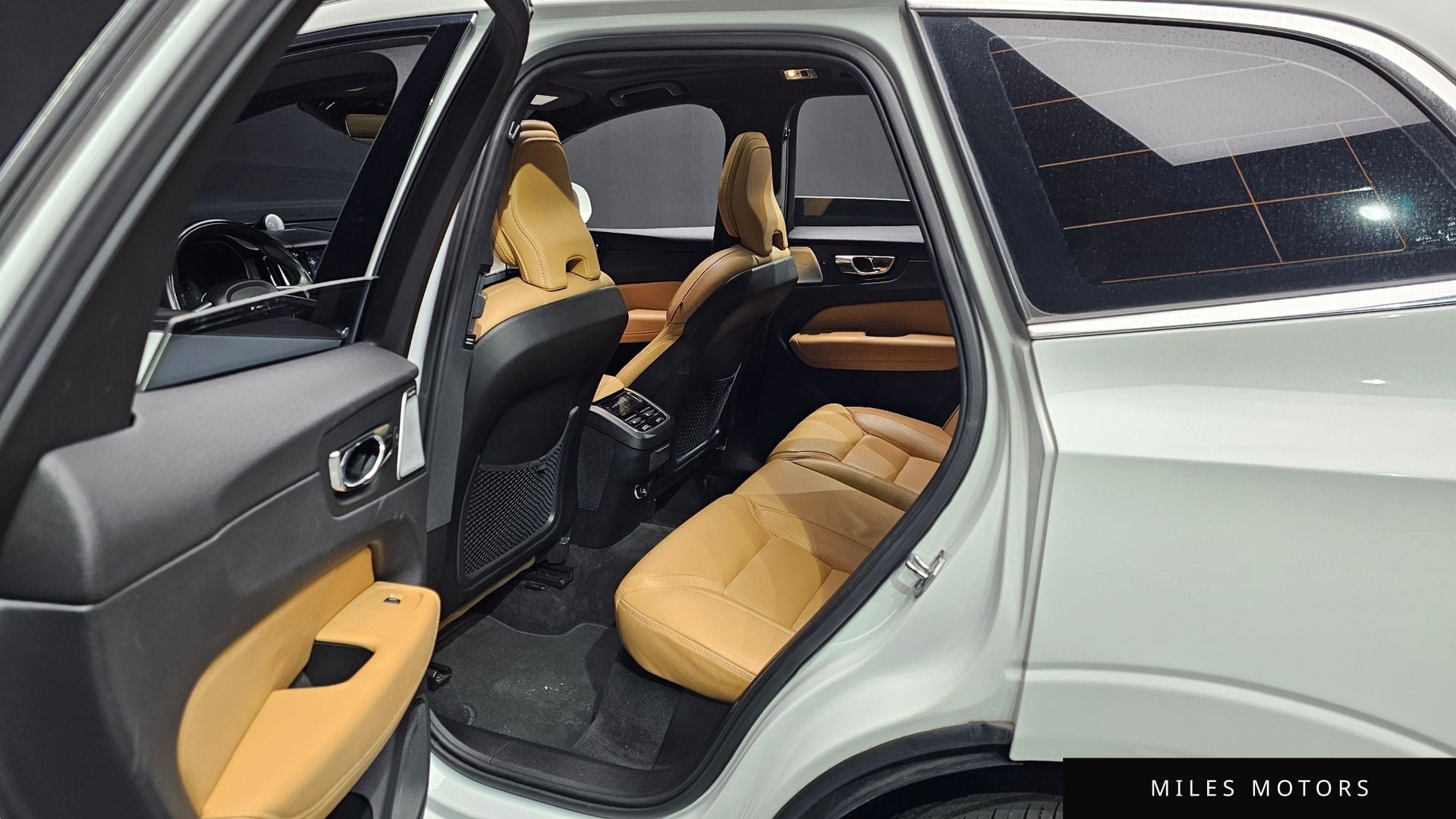 Volvo XC60 2019 — миниатюра 12
