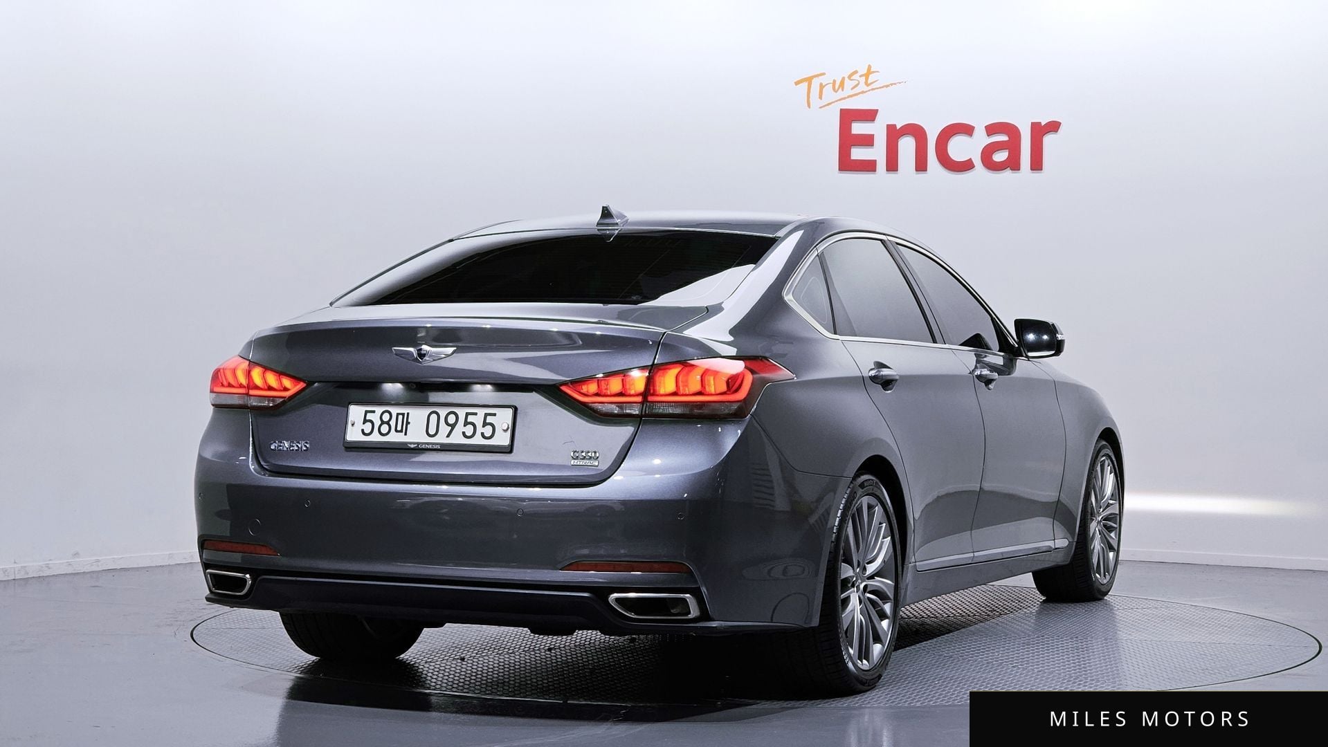Hyundai Genesis 2016 — миниатюра 2