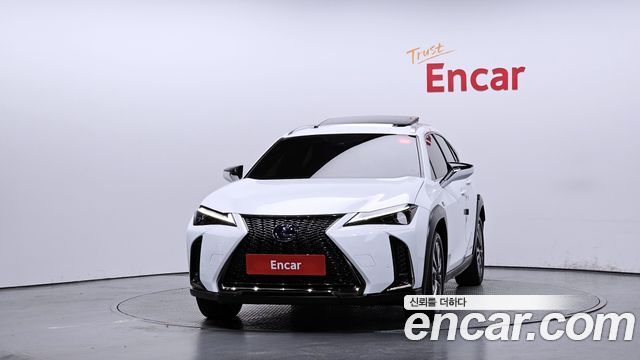Лексус UX250h 2022 — миниатюра 3