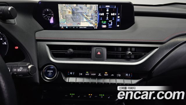 Лексус UX250h 2022 — миниатюра 14