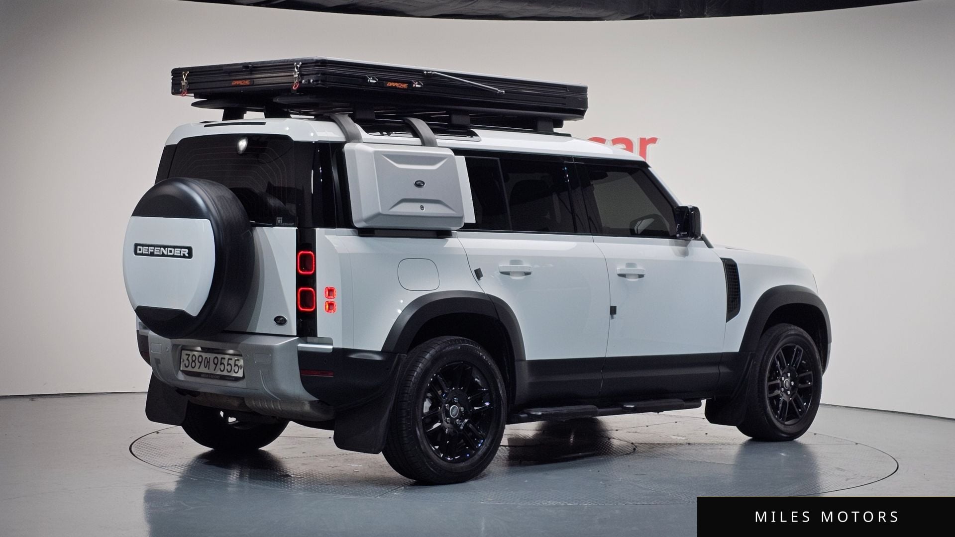 Land Rover Defender 2020 — фото 1 из 12