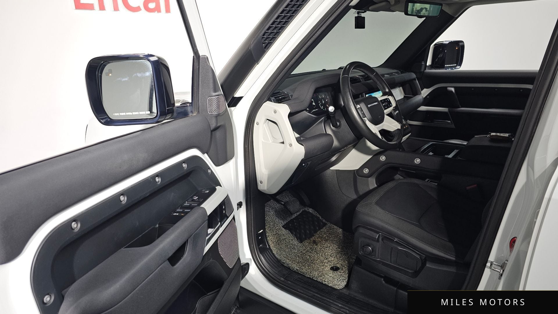 Land Rover Defender 2020 — миниатюра 11