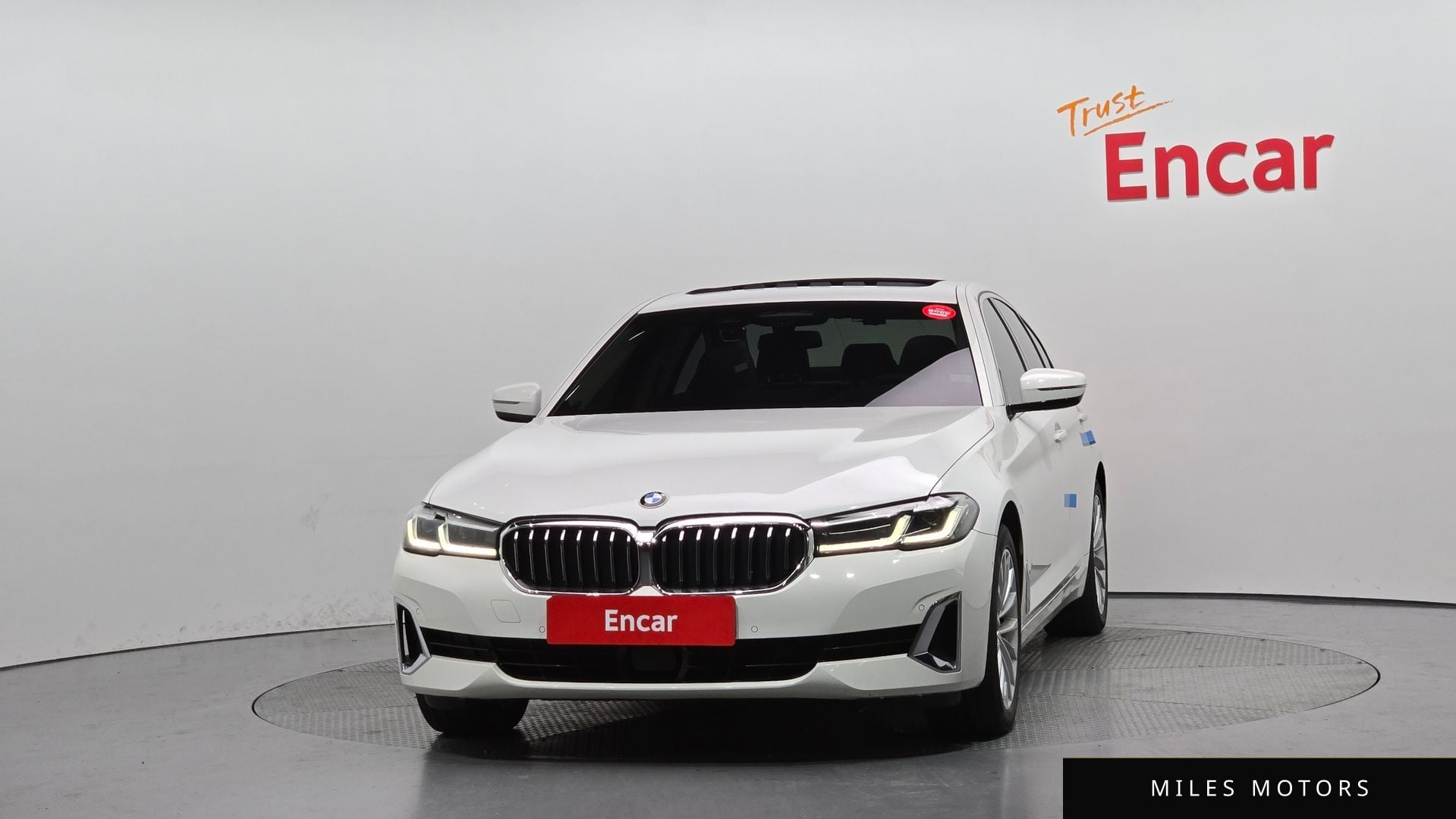 BMW 5 Series (G30) 2021 — миниатюра 3