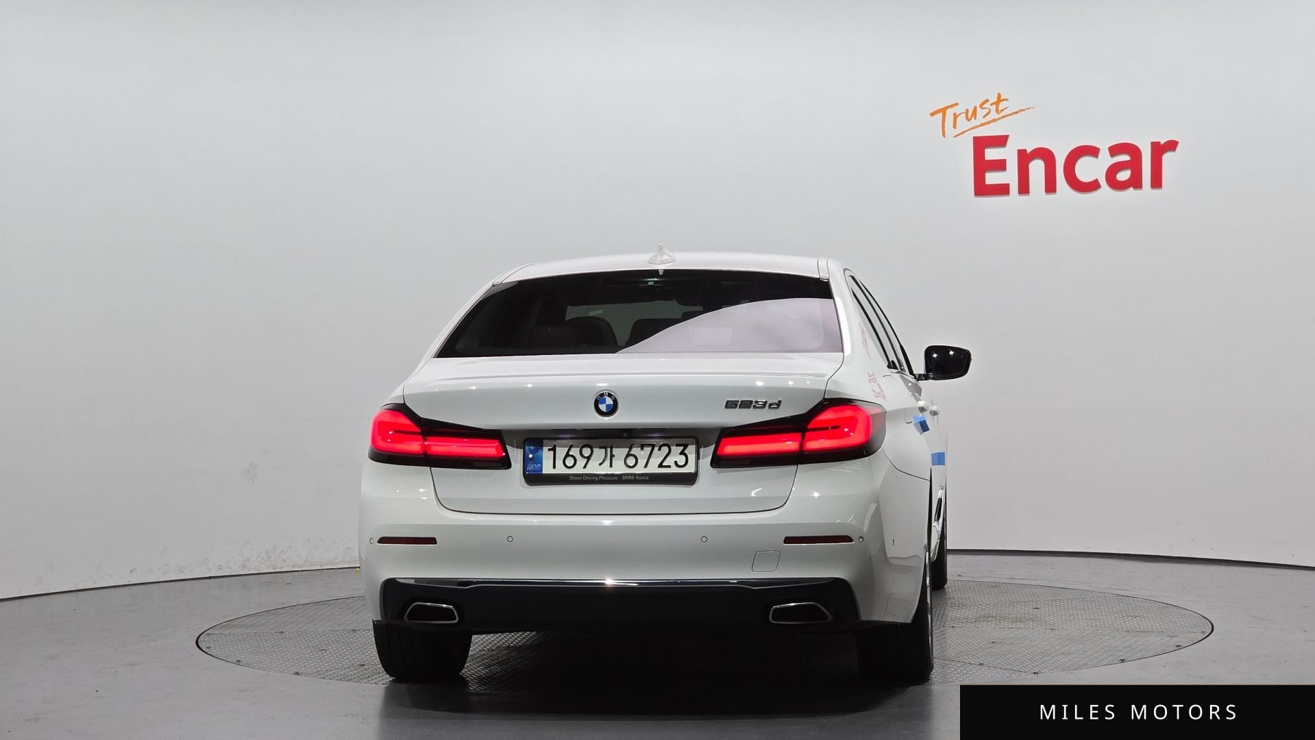 BMW 5 Series (G30) 2021 — миниатюра 4