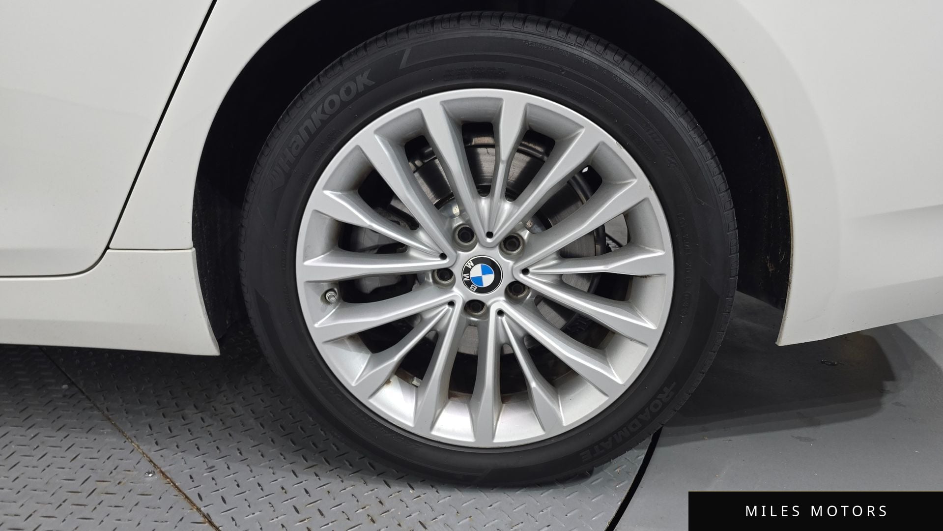 BMW 5 Series (G30) 2021 — миниатюра 5