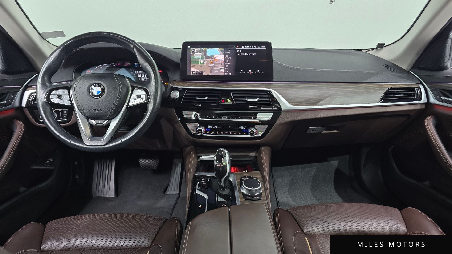 BMW 5 Series (G30) 2021 — миниатюра 7