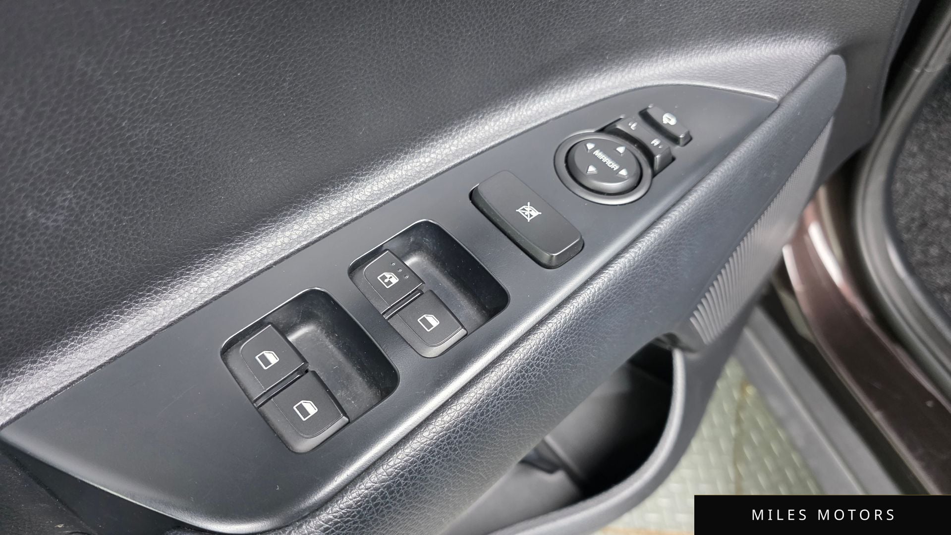 Kia Stonic 2018 — миниатюра 12
