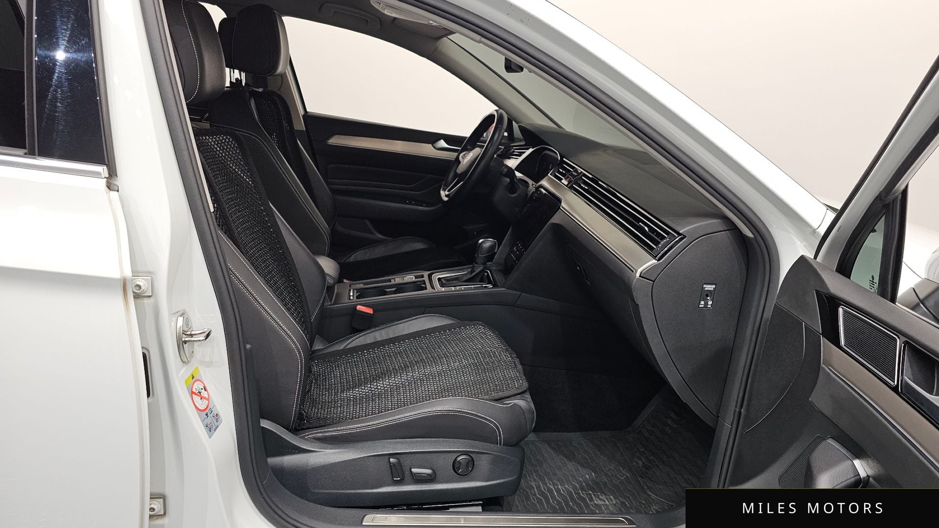 Volkswagen Passat 2021 — миниатюра 11
