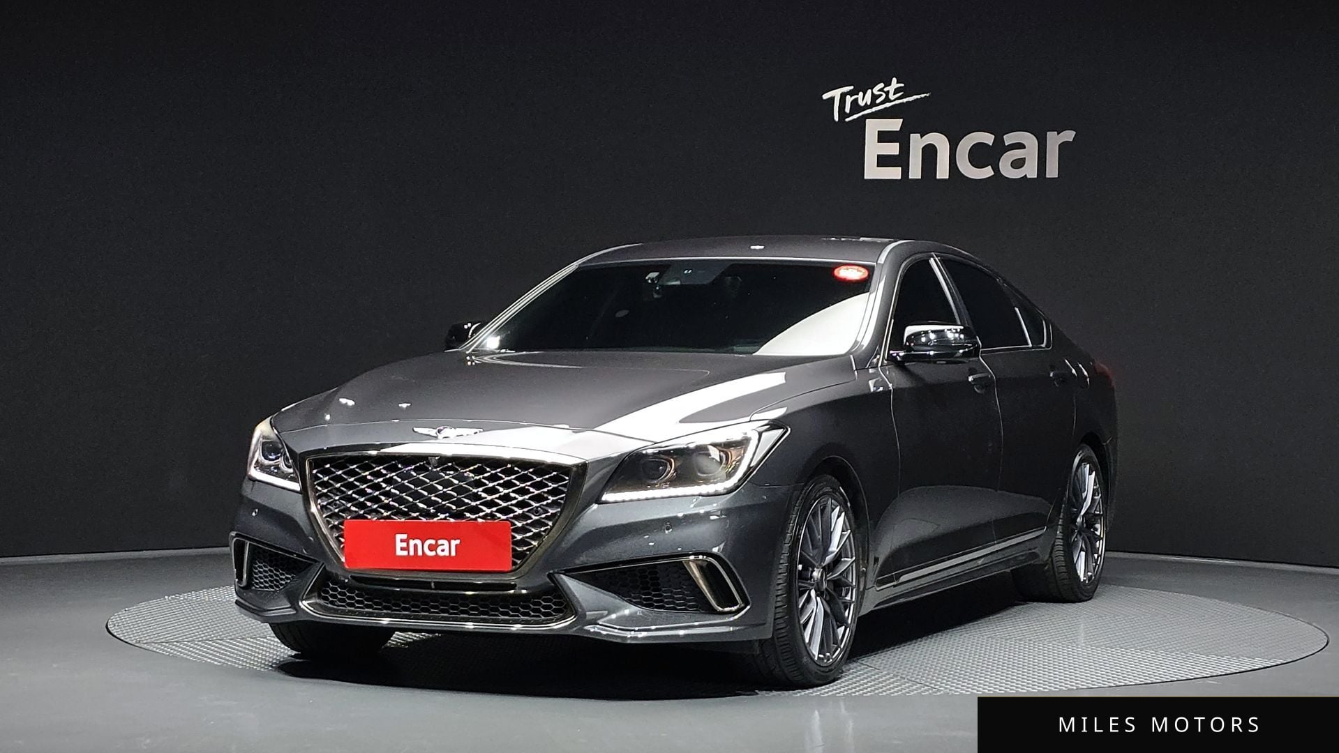 Genesis G80 2017 — фото 1 из 12