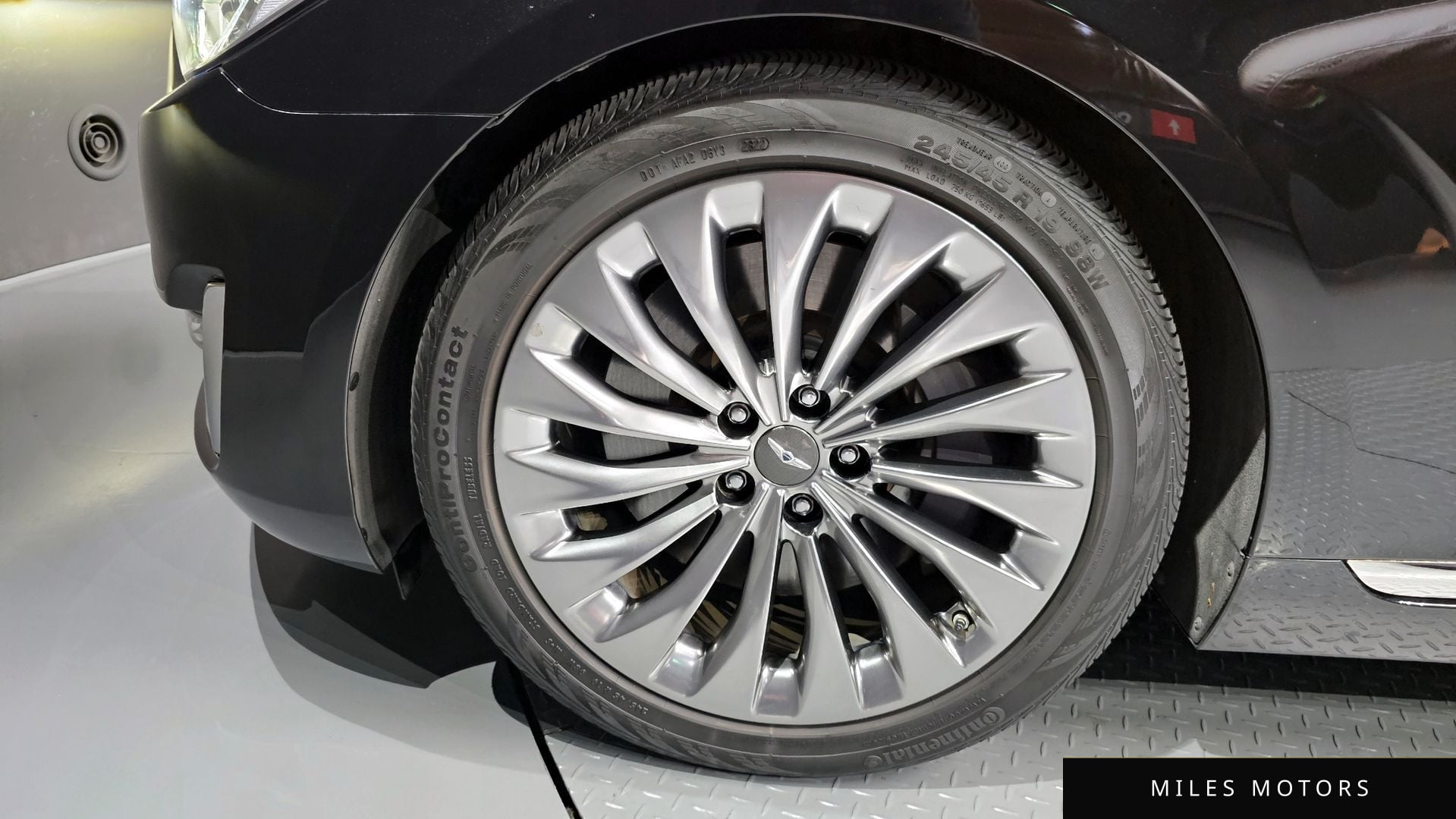 Genesis EQ900 2016 — миниатюра 5