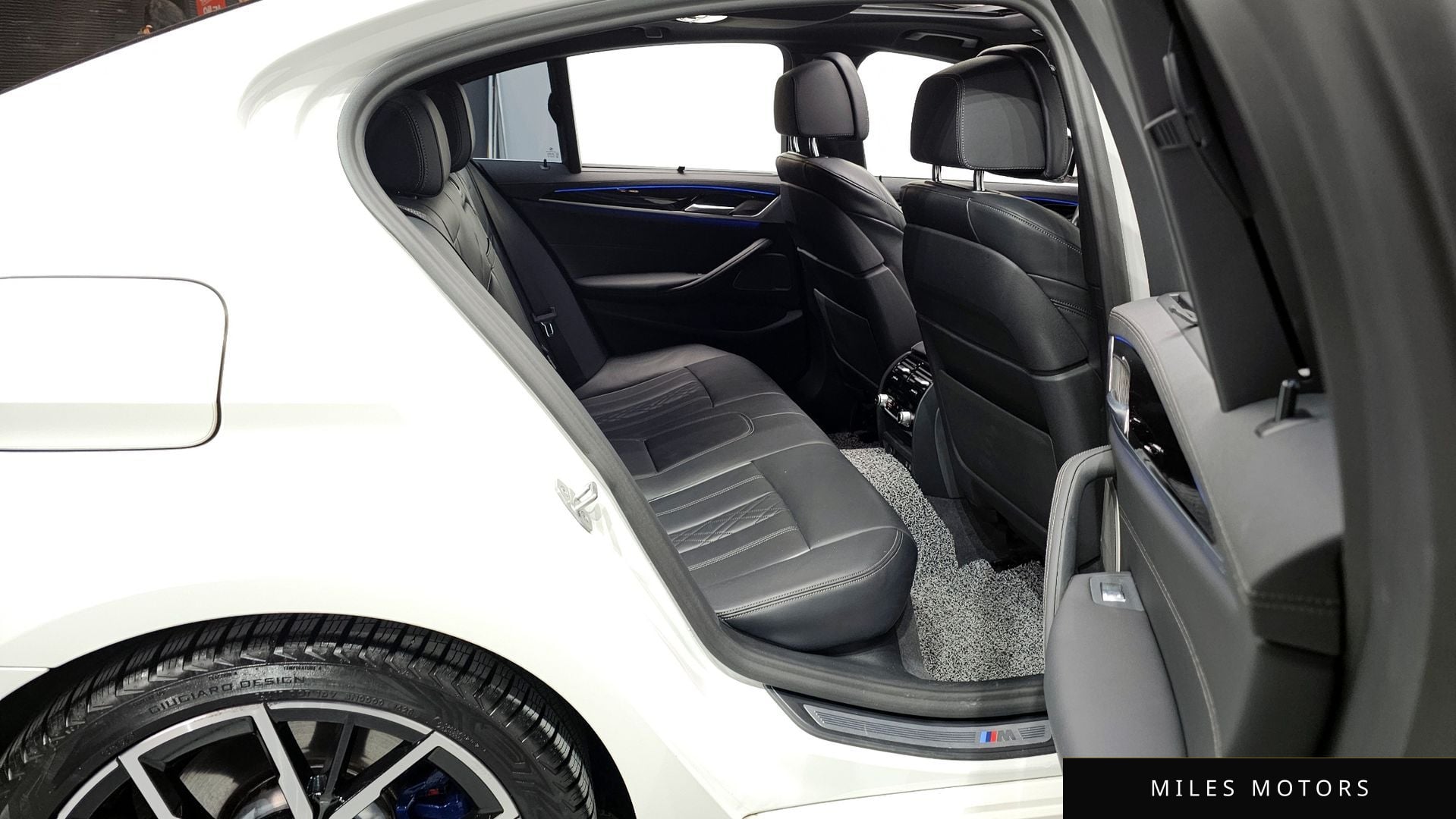 BMW 5시리즈 (G30) 2022 — миниатюра 12