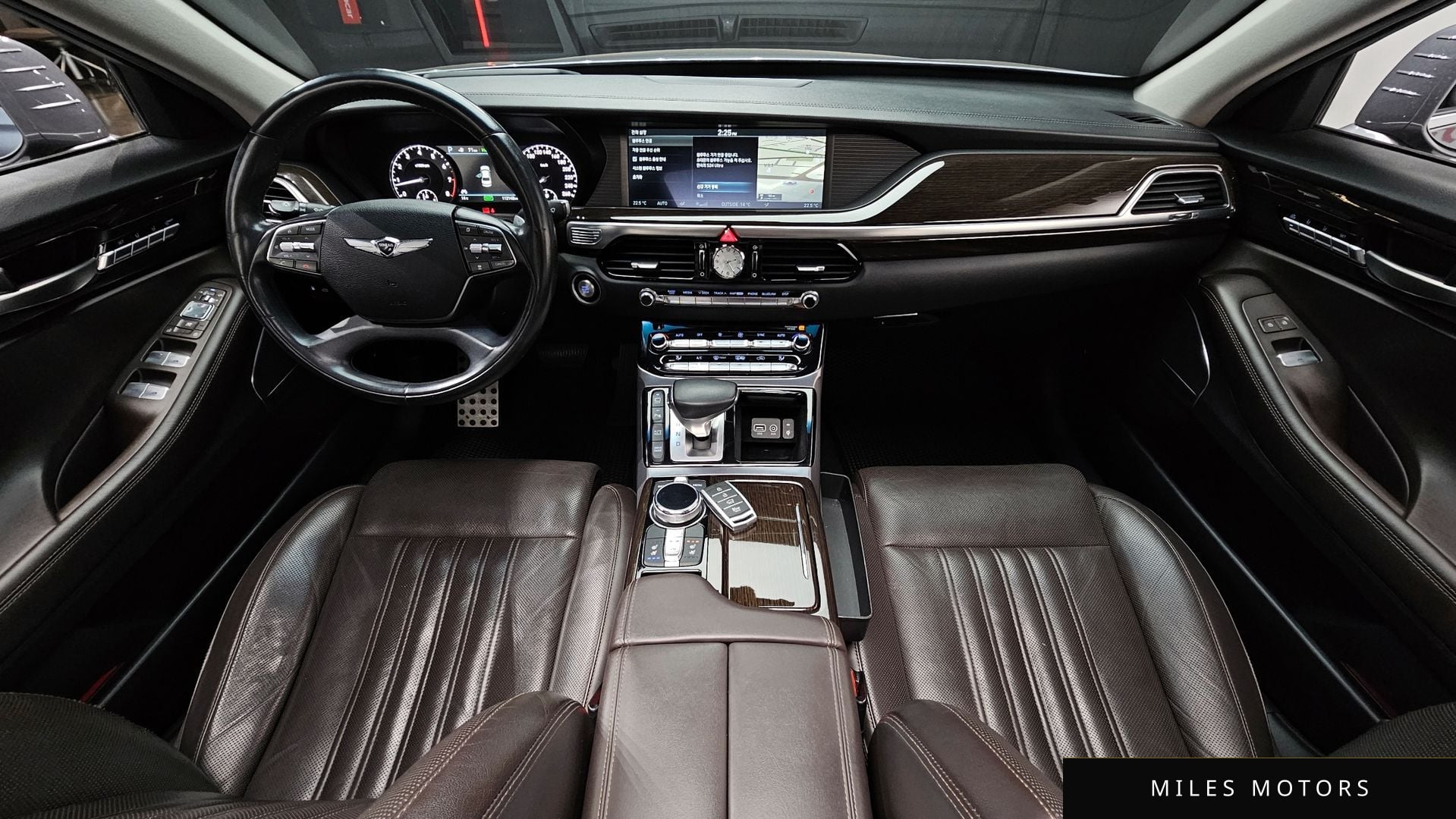 Genesis EQ900 2016 — миниатюра 7