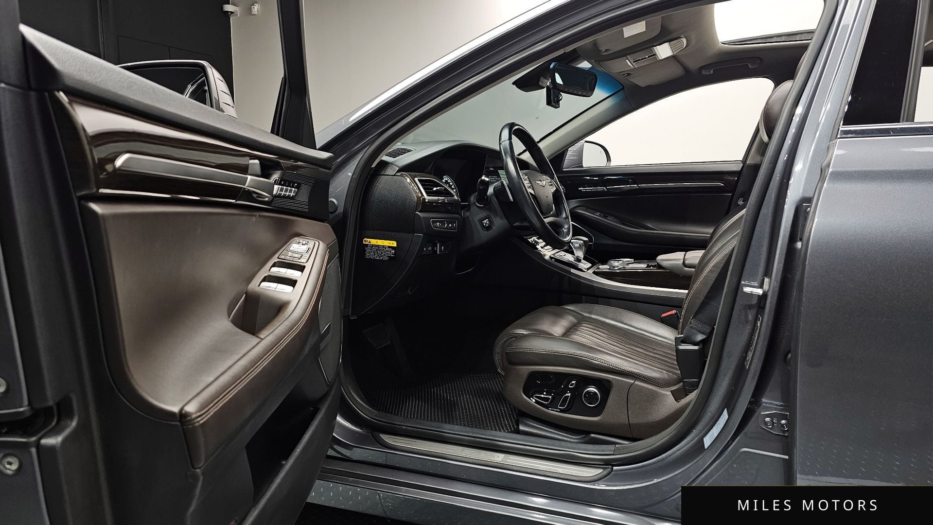 Genesis EQ900 2016 — миниатюра 10