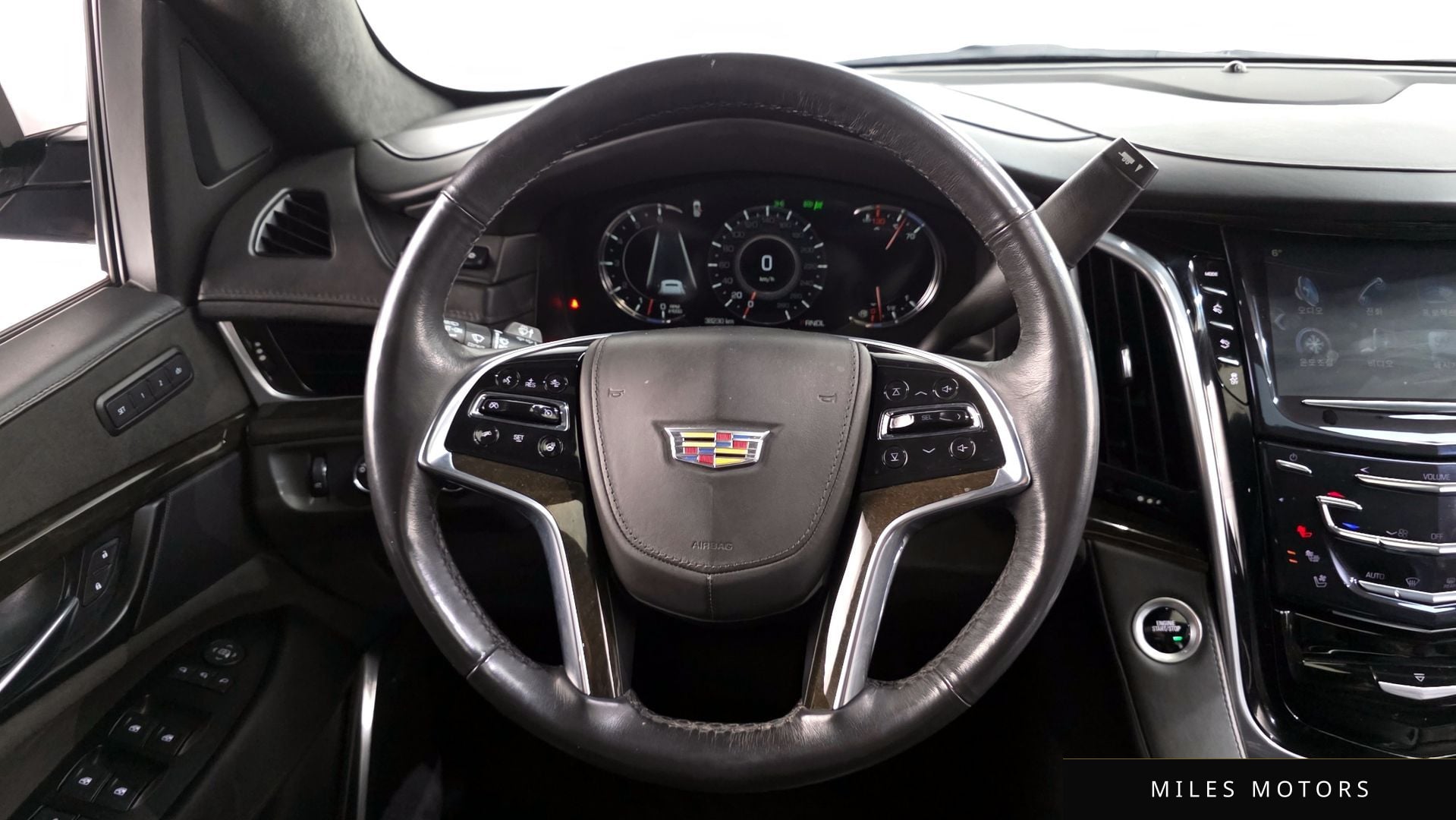 Cadillac Escalade 2020 — миниатюра 13