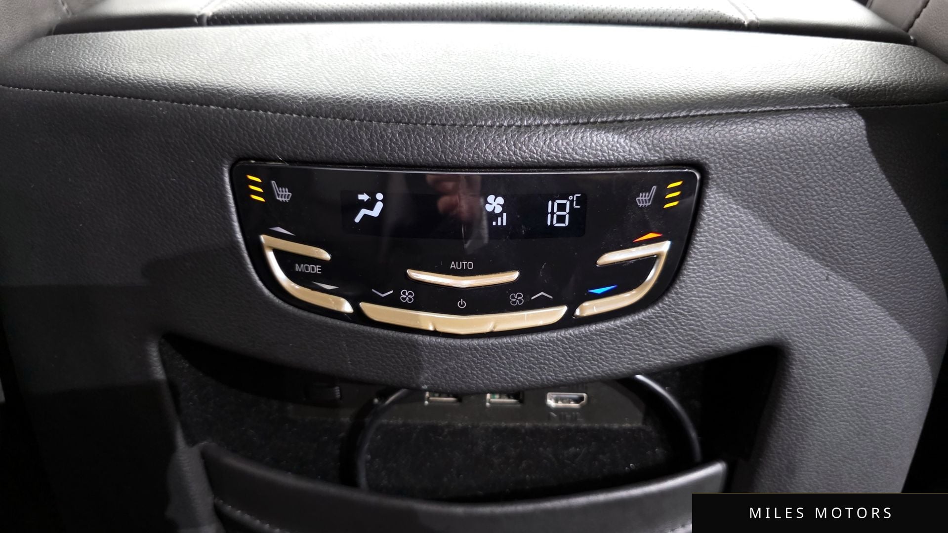 Cadillac Escalade 2020 — миниатюра 19
