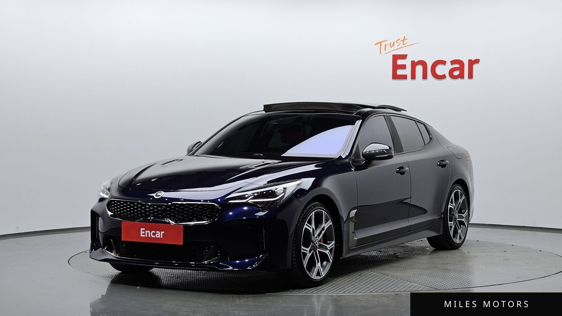 Kia Stinger 2018 — фото 1 из 12
