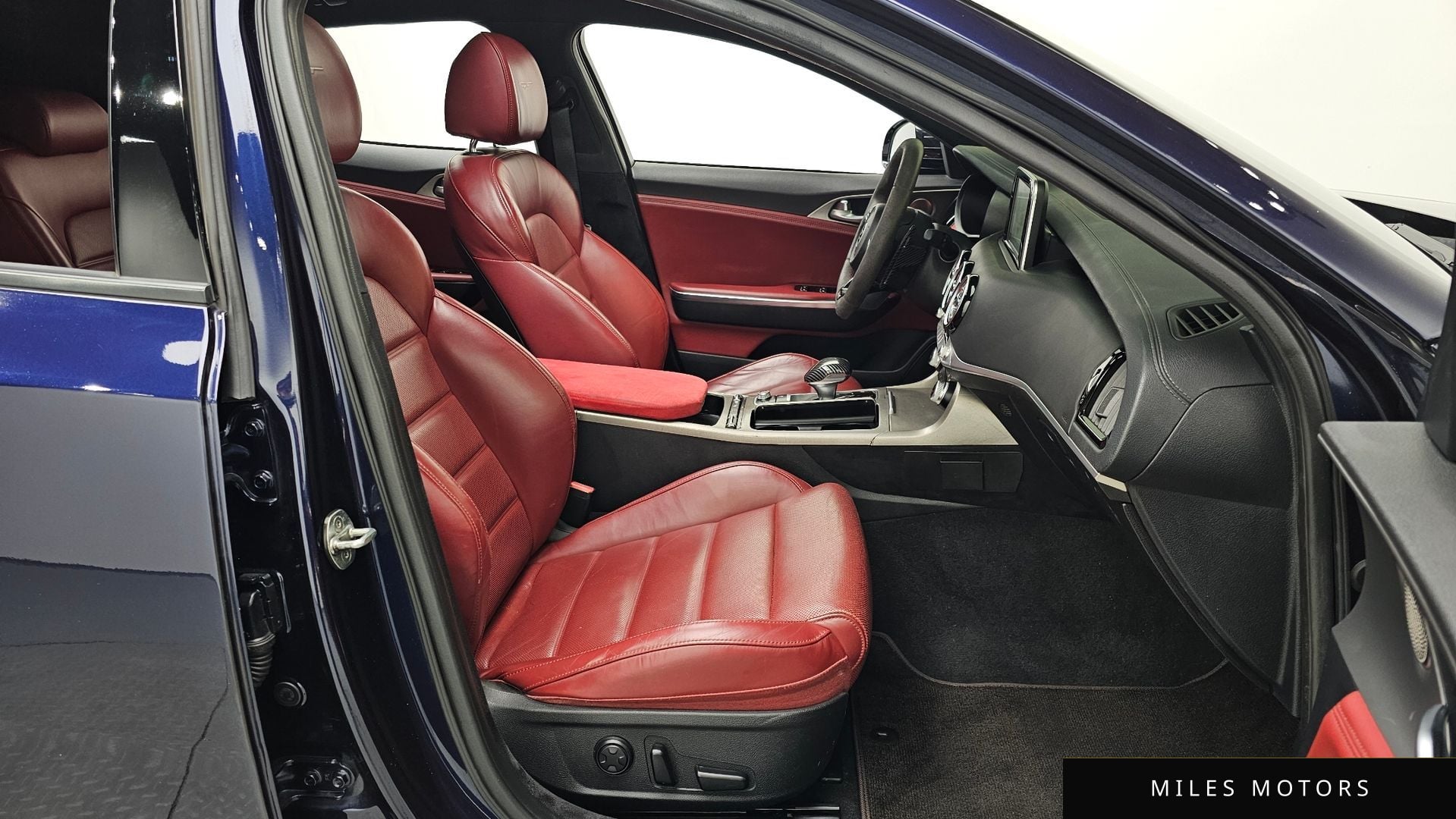 Kia Stinger 2018 — миниатюра 11