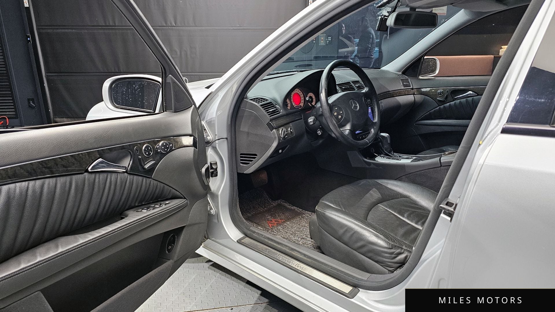 Mercedes-Benz E-Class W211 2005 — миниатюра 10