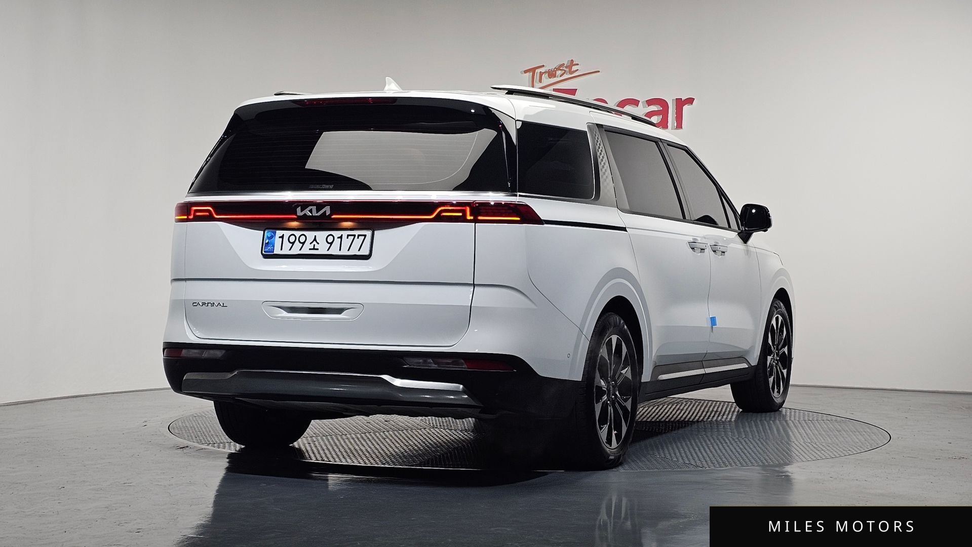 Kia Carnival 2023 — миниатюра 2