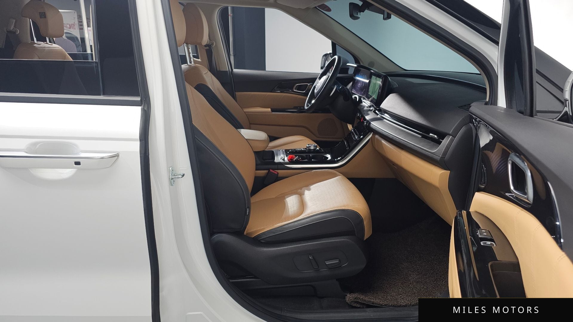 Kia Carnival 2023 — миниатюра 11
