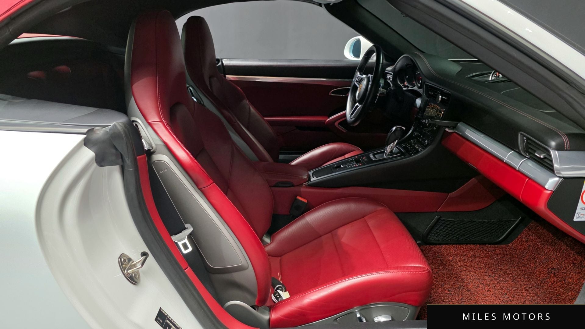 Porsche 911 2017 — миниатюра 11