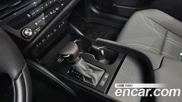 Лексус ES300h 2026 — миниатюра 9