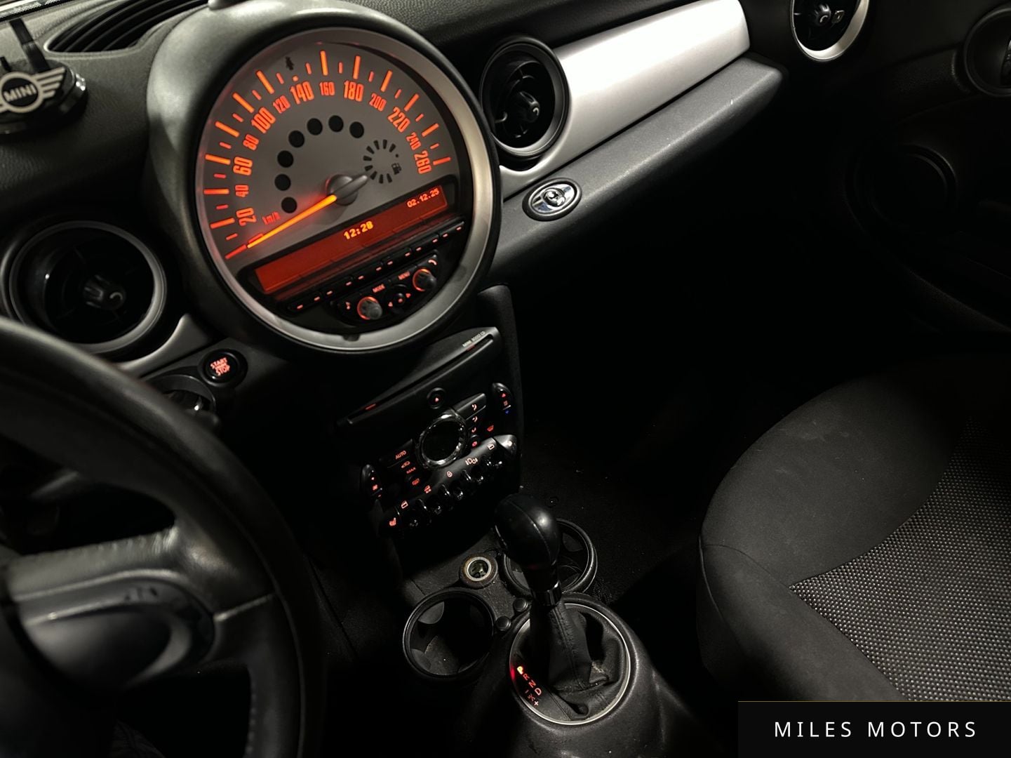 MINI Cooper Convertible 2011 — миниатюра 10