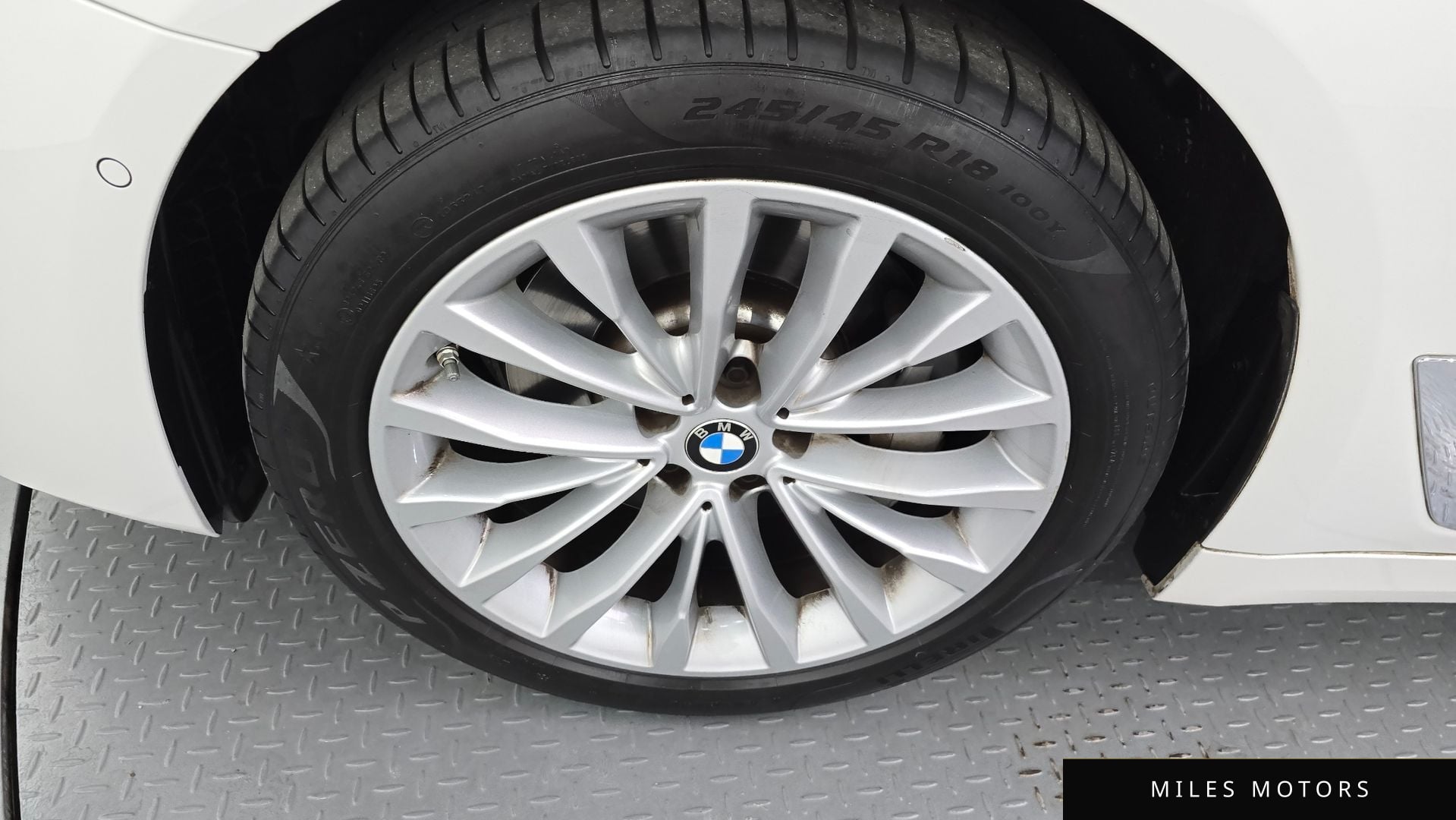 BMW 5 Series (G30) 2021 — миниатюра 5