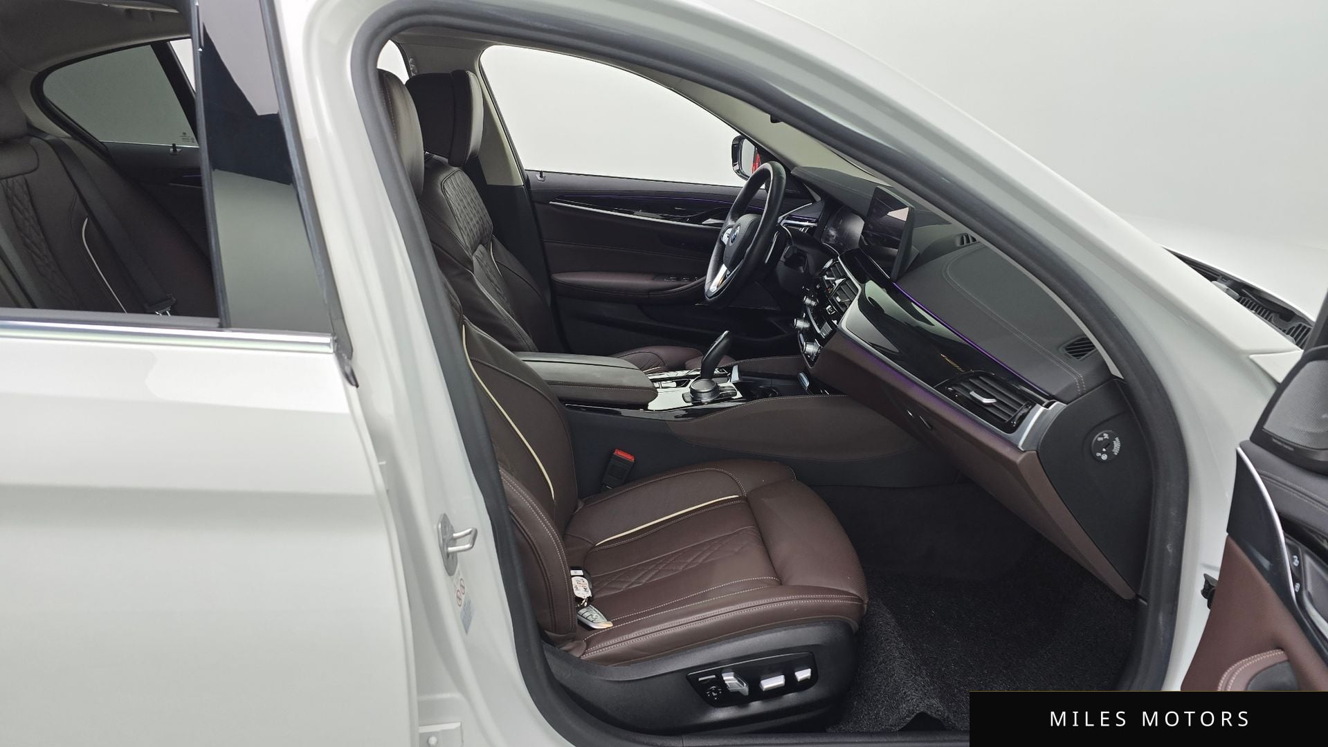 BMW 5 Series (G30) 2021 — миниатюра 11