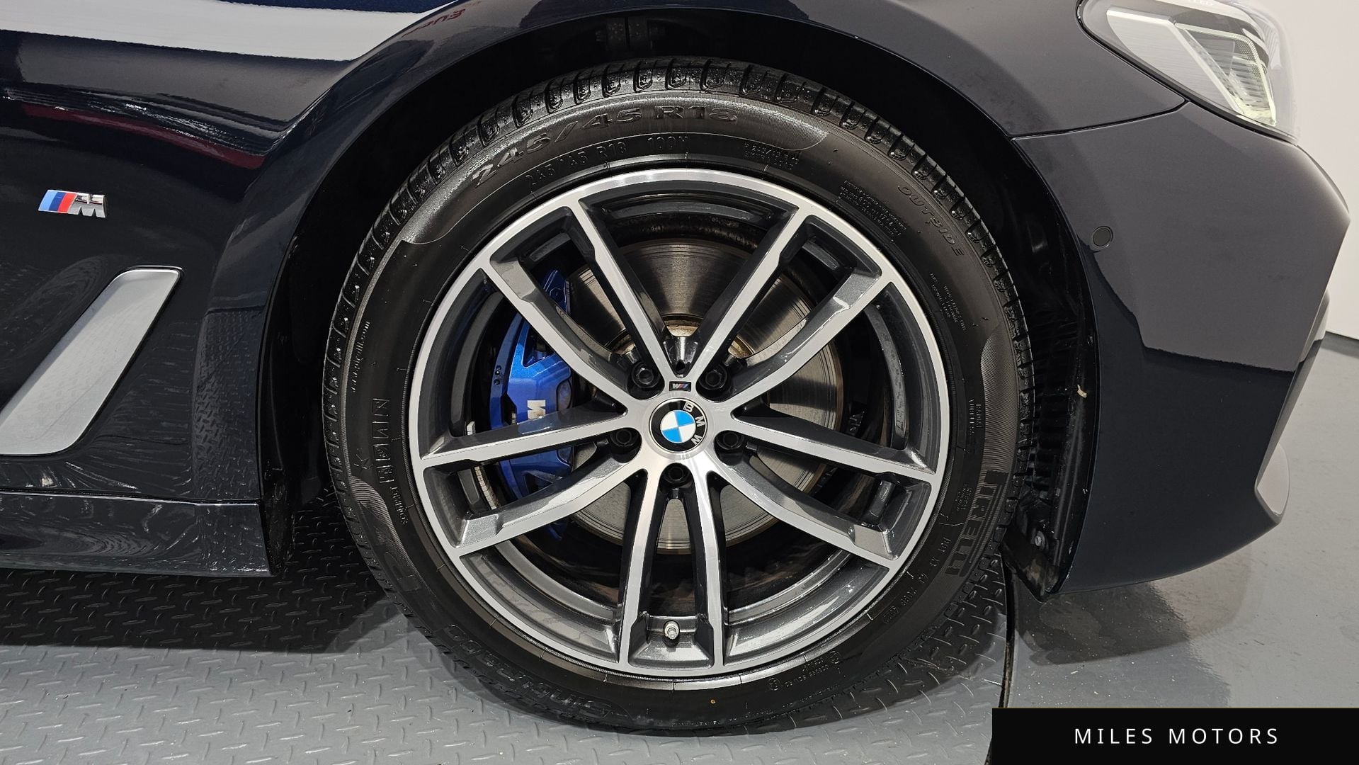 BMW 5시리즈 (G30) 2023 — миниатюра 5