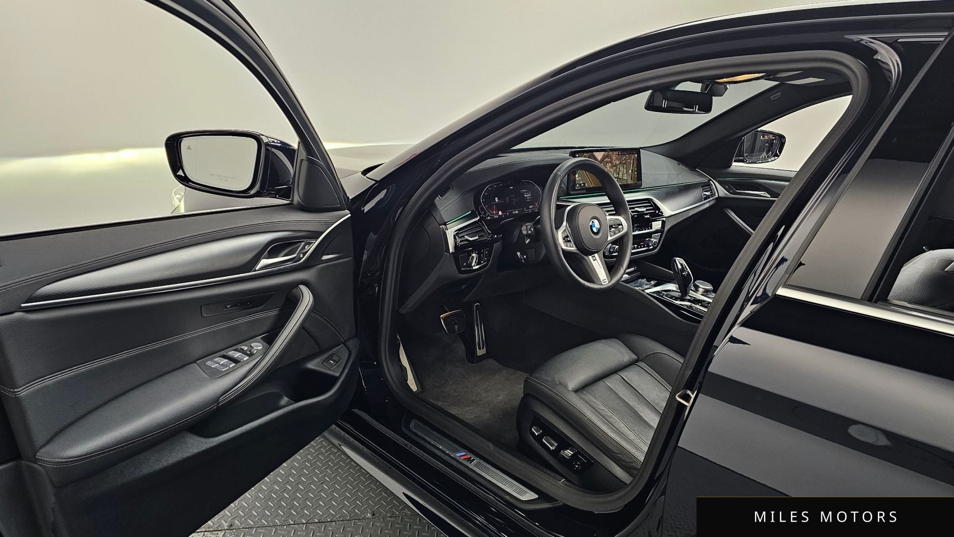 BMW 5시리즈 (G30) 2023 — миниатюра 10
