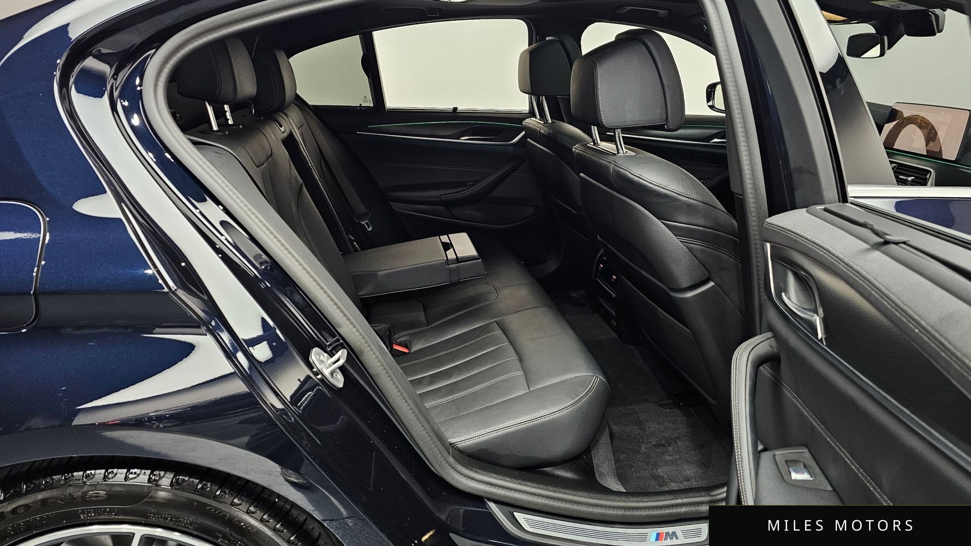 BMW 5시리즈 (G30) 2023 — миниатюра 12