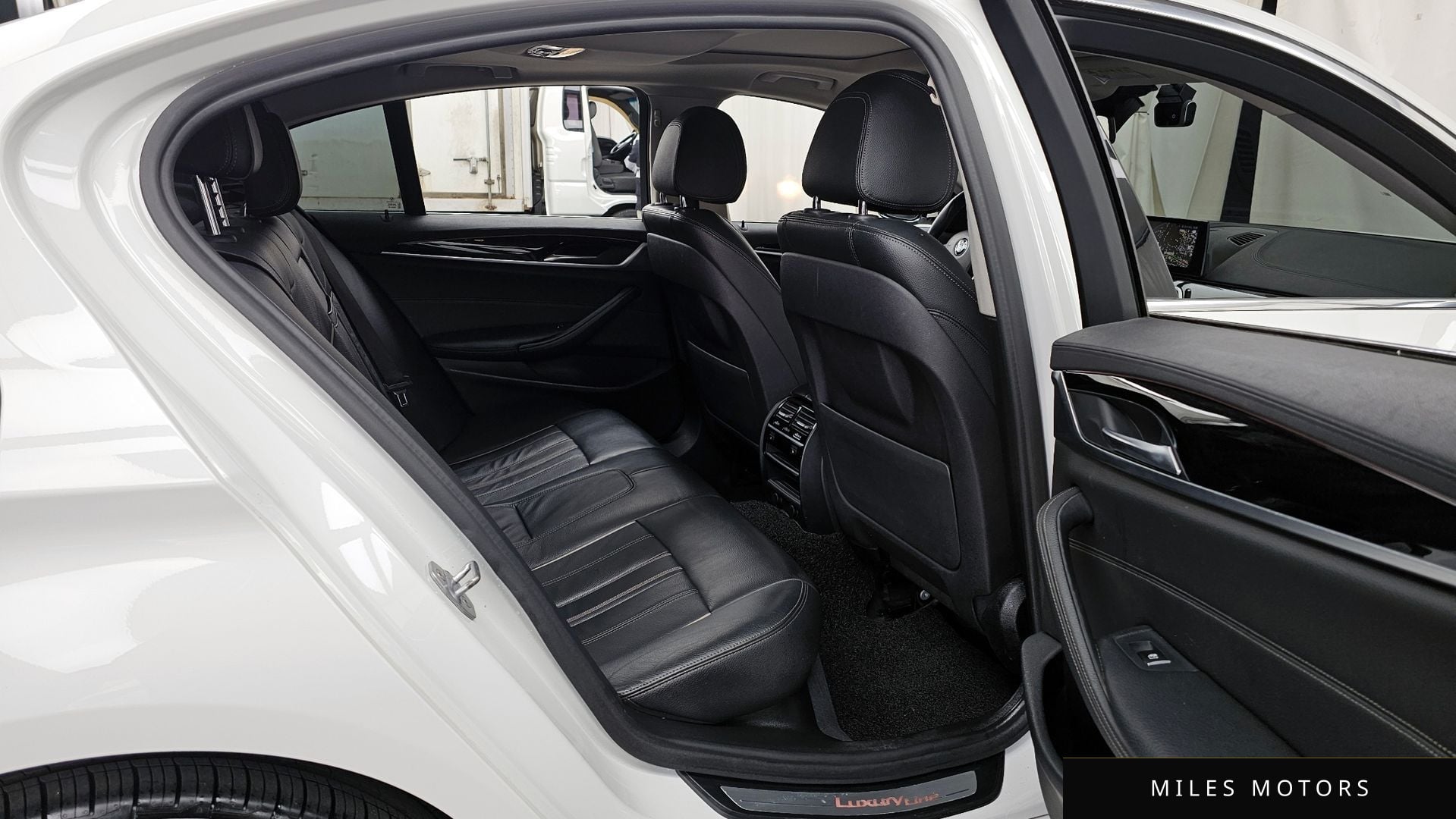 BMW 5시리즈 (G30) 2019 — миниатюра 12