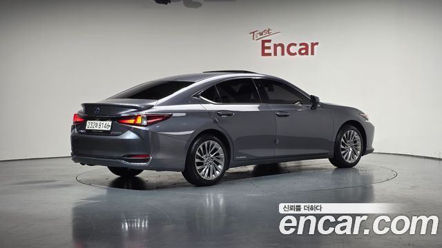 Лексус ES300h 2020 — миниатюра 2