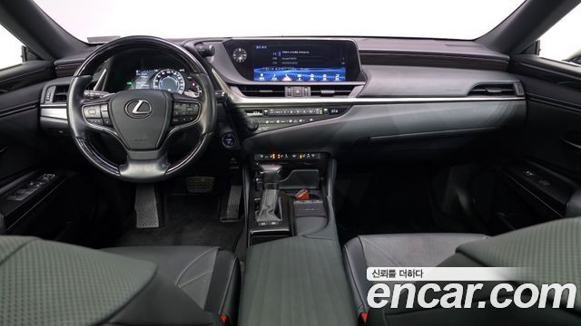 Лексус ES300h 2020 — миниатюра 7