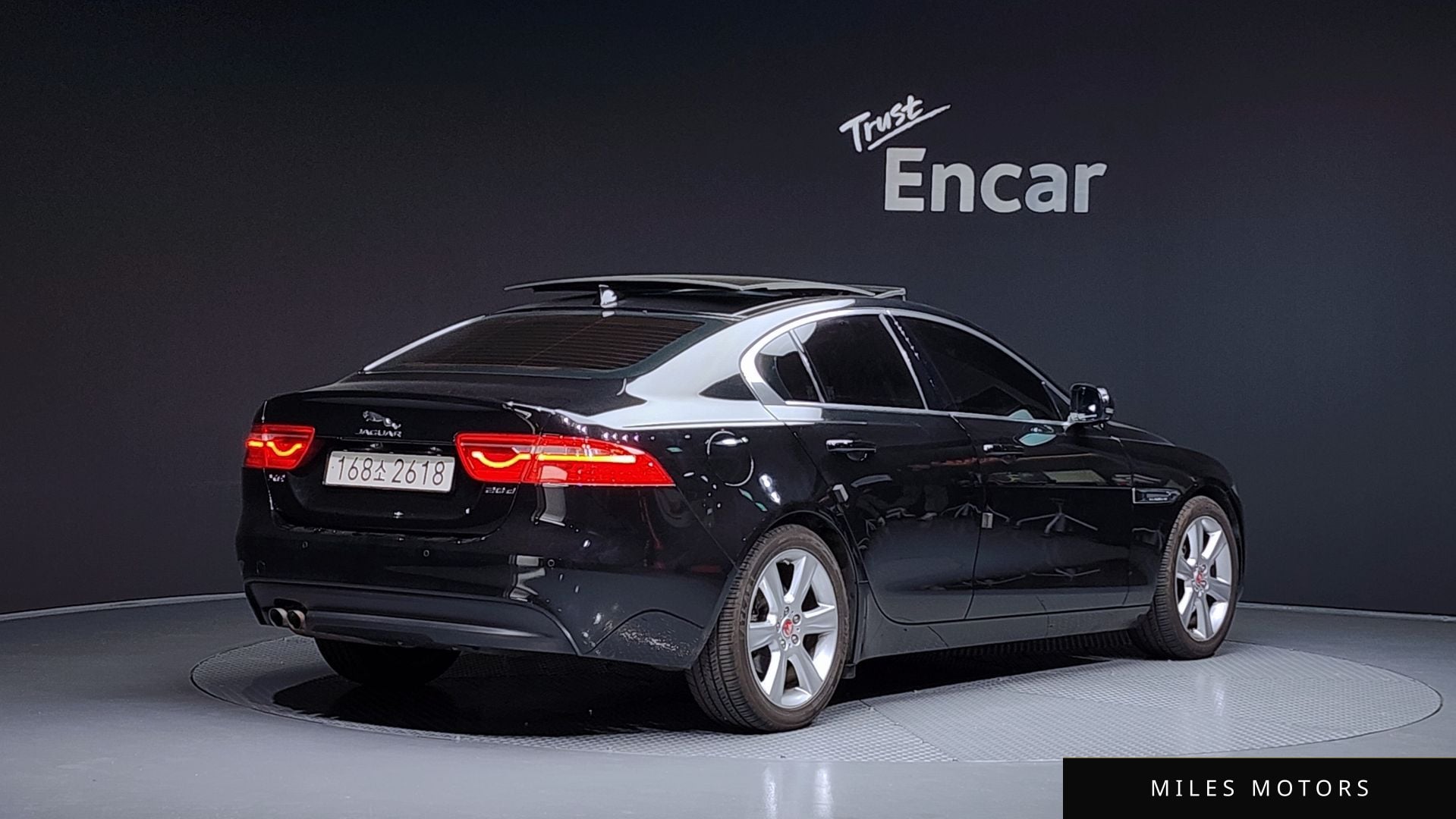 Jaguar XE 2016 — миниатюра 2