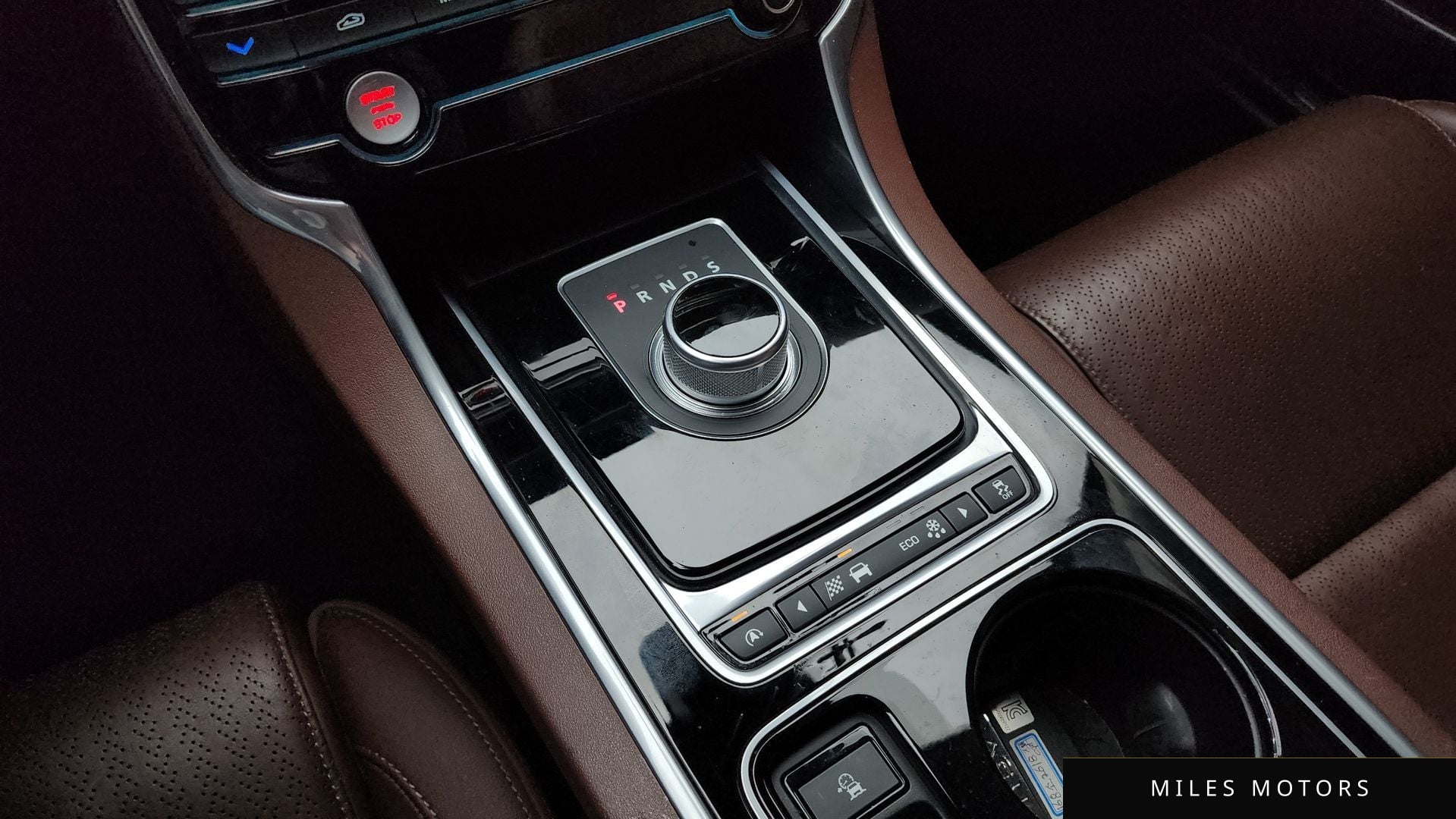 Jaguar XE 2016 — миниатюра 9