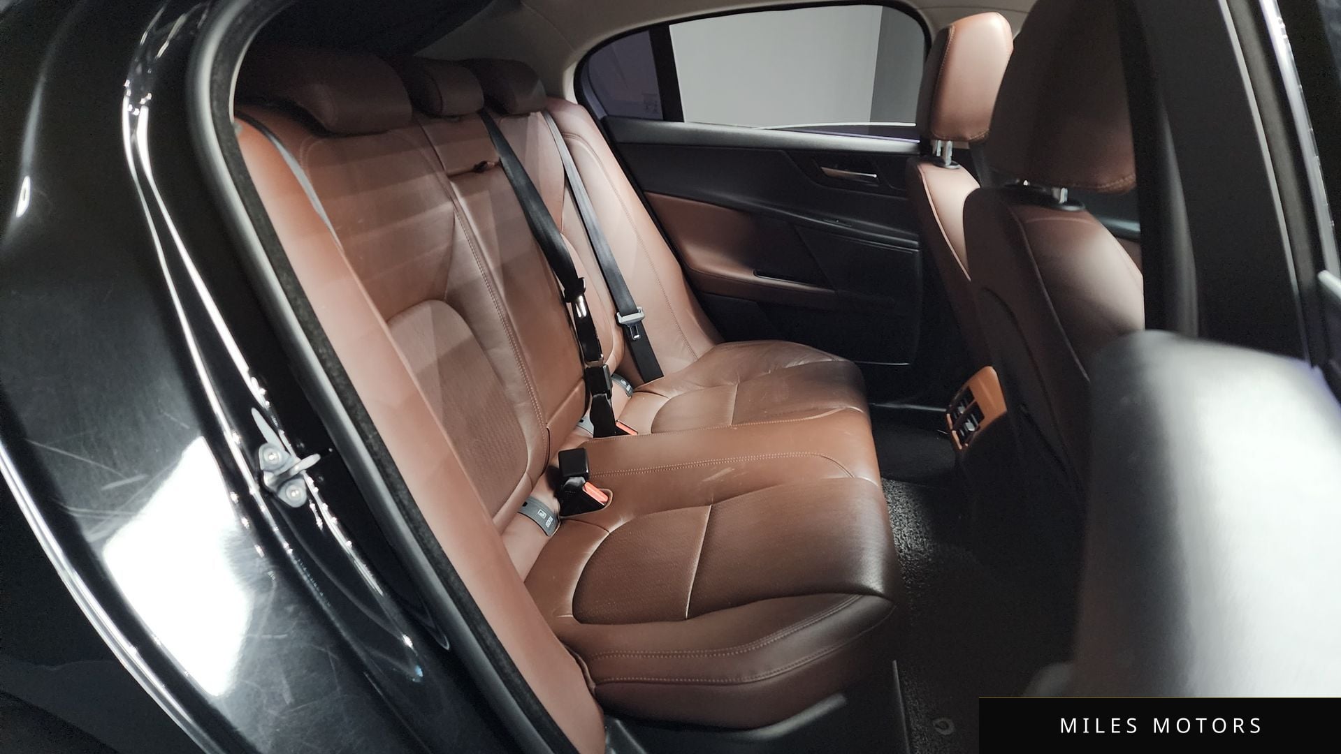Jaguar XE 2016 — миниатюра 12