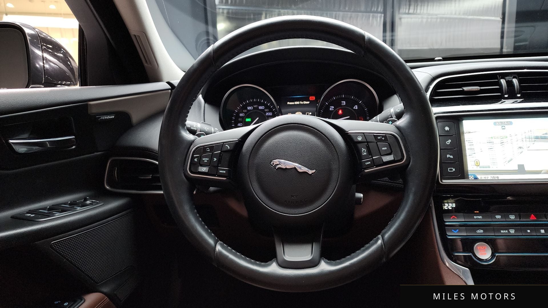 Jaguar XE 2016 — миниатюра 13