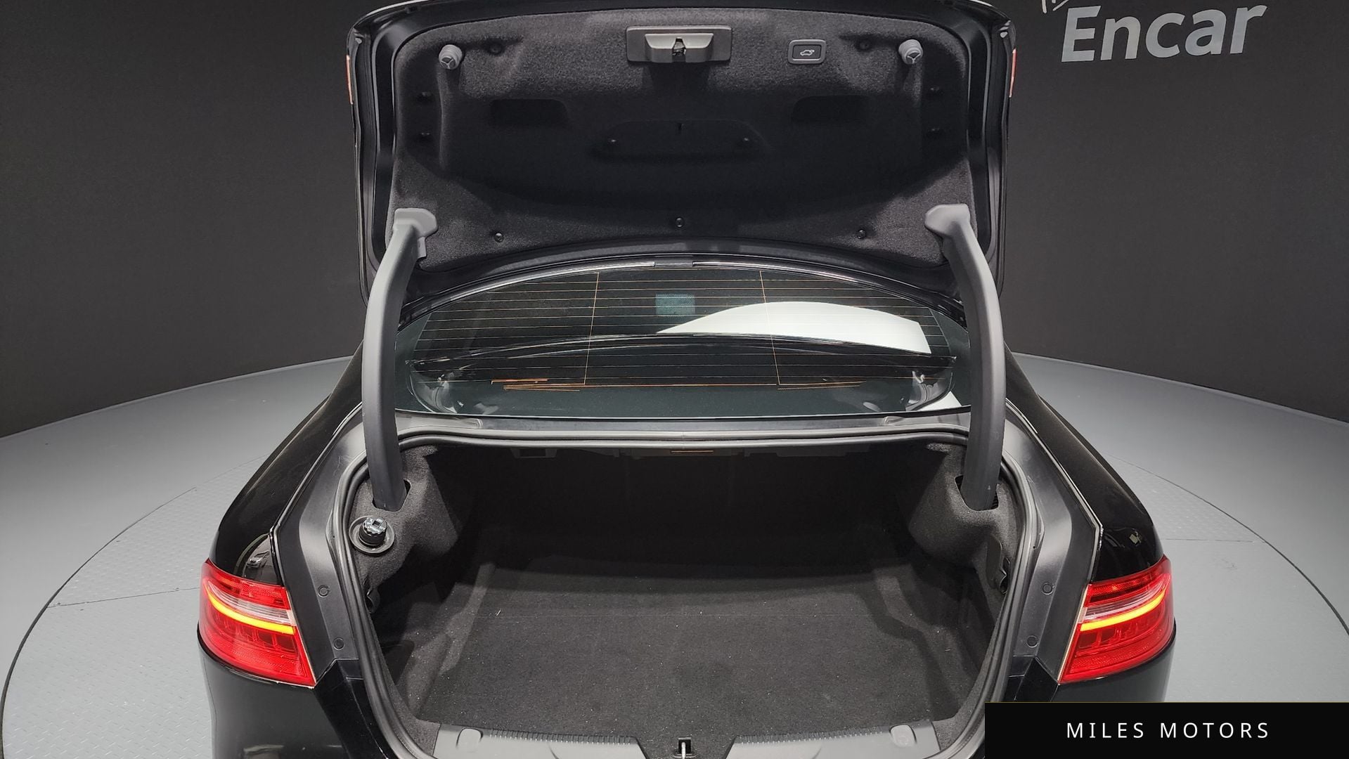 Jaguar XE 2016 — миниатюра 20