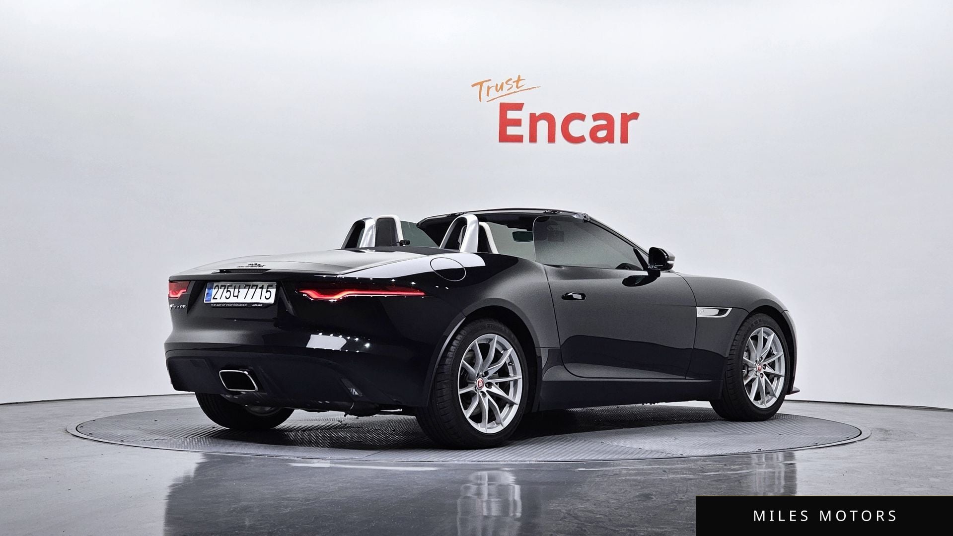 Jaguar F-TYPE 2023 — миниатюра 2