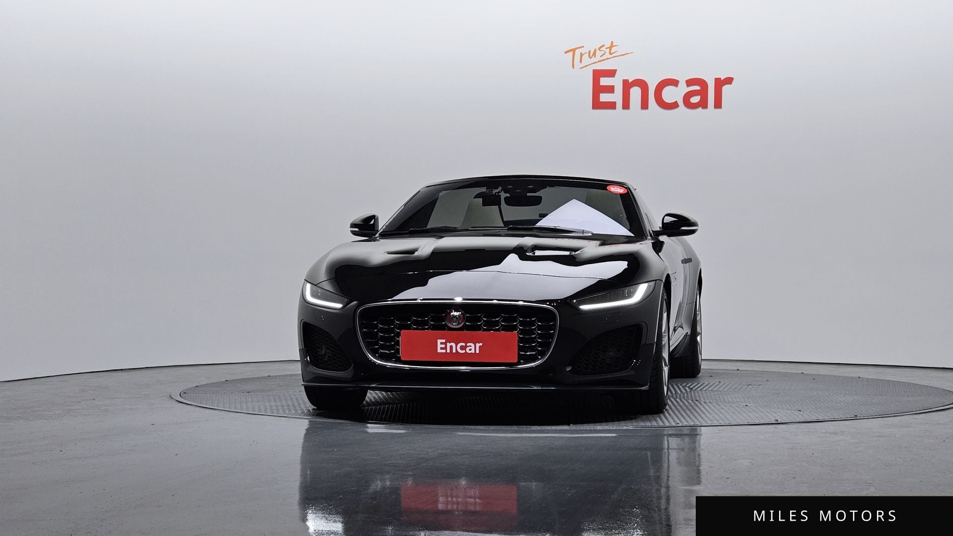 Jaguar F-TYPE 2023 — миниатюра 3