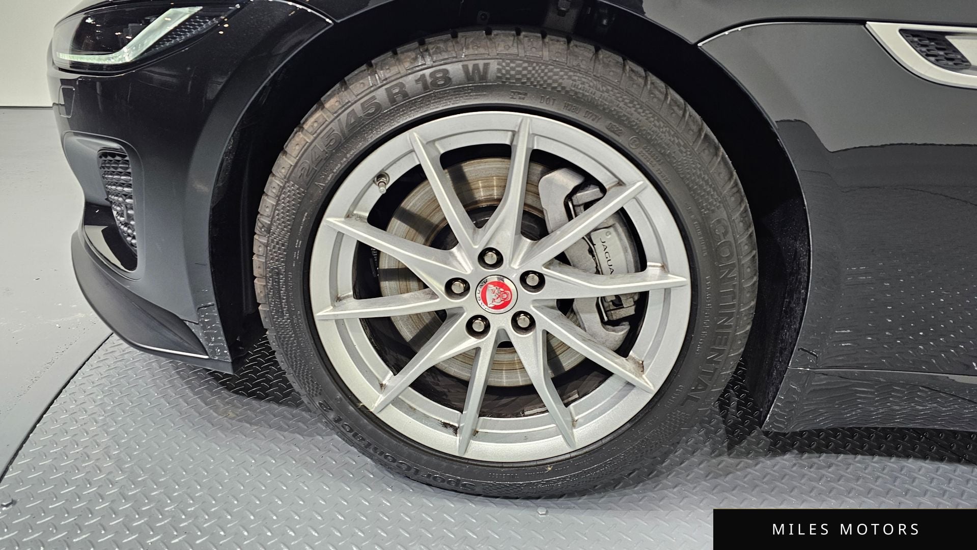 Jaguar F-TYPE 2023 — миниатюра 5