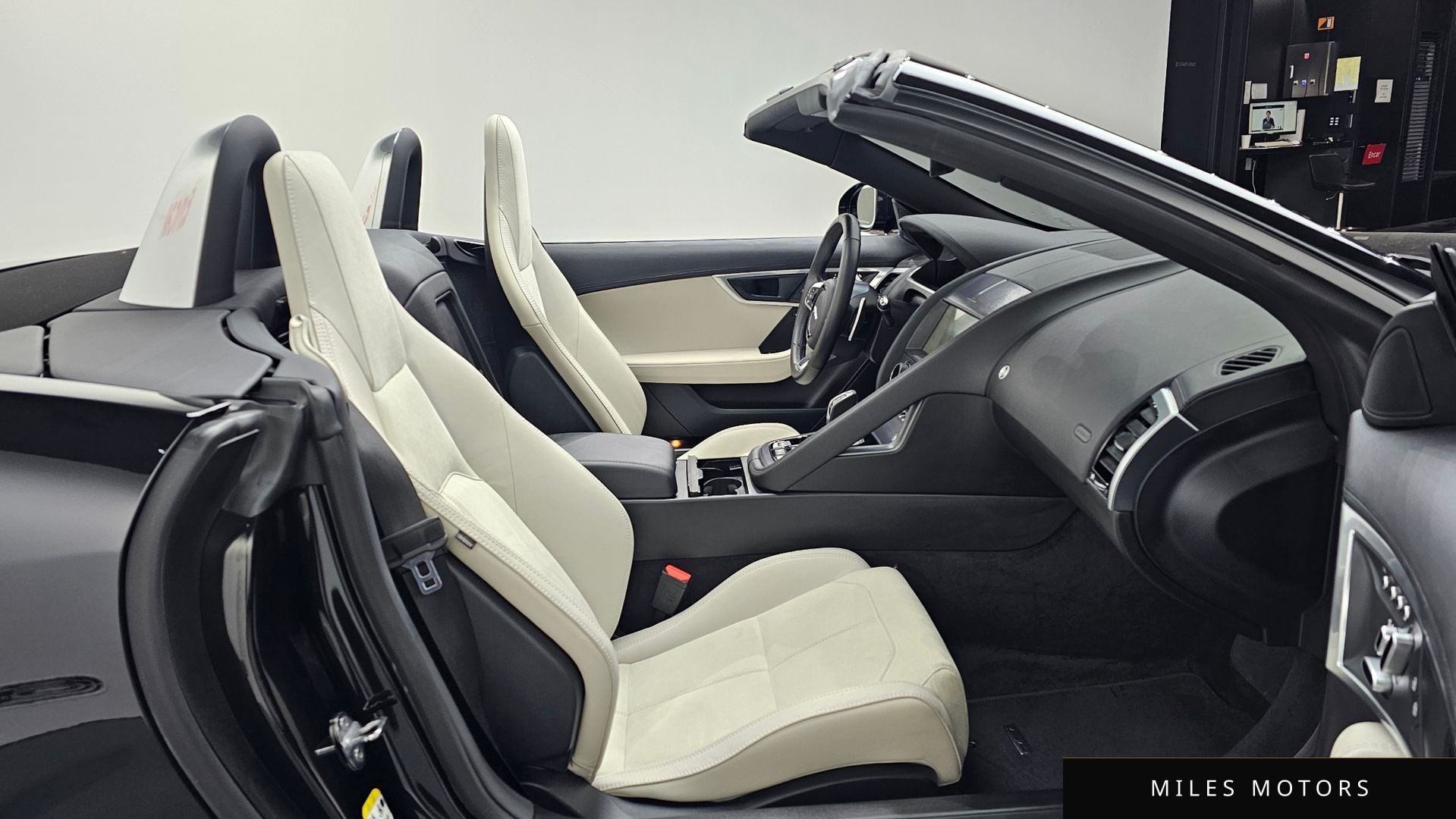Jaguar F-TYPE 2023 — миниатюра 11