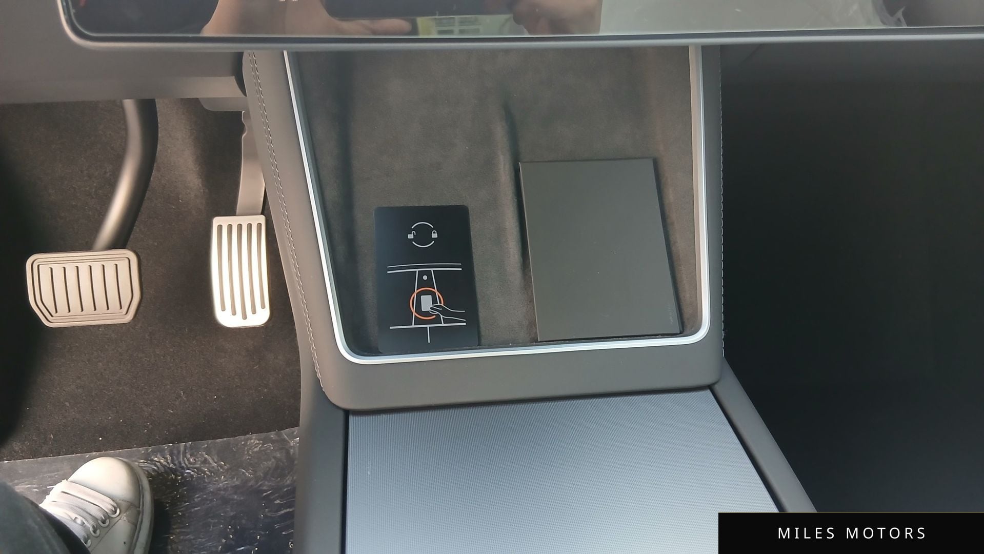 Tesla Model Y 2025 — миниатюра 13