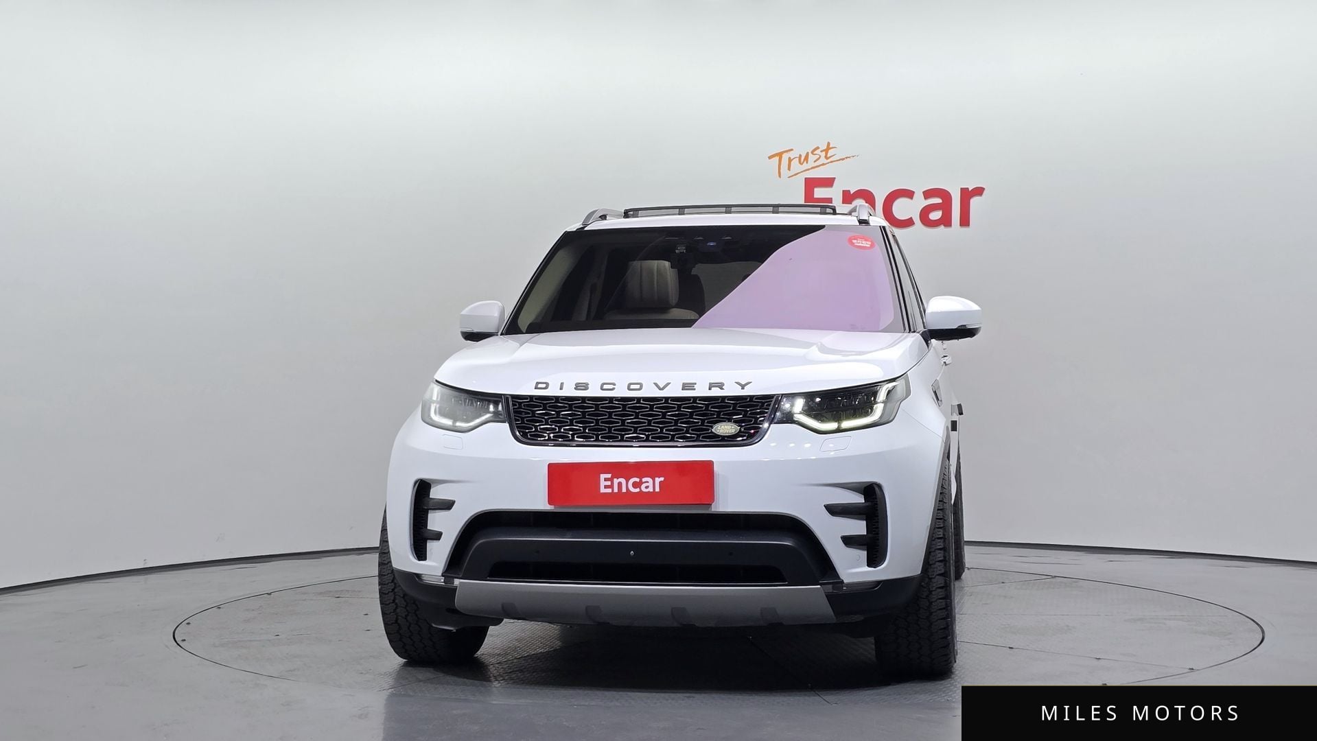 Land Rover Discovery 2017 — миниатюра 3